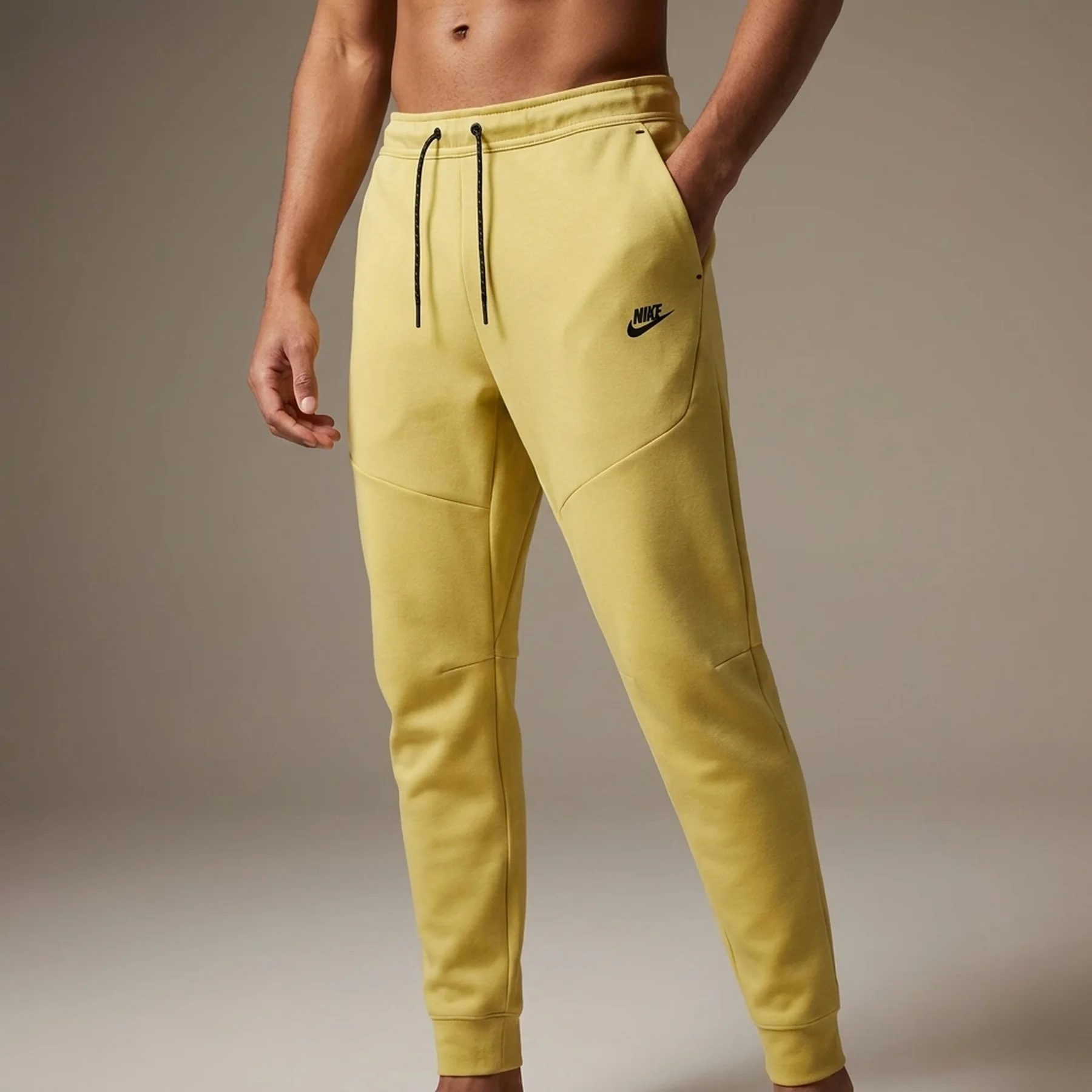 Брюки чоловічі Nike Sportswear Tech Fleece Yellow (CU4495-700)
