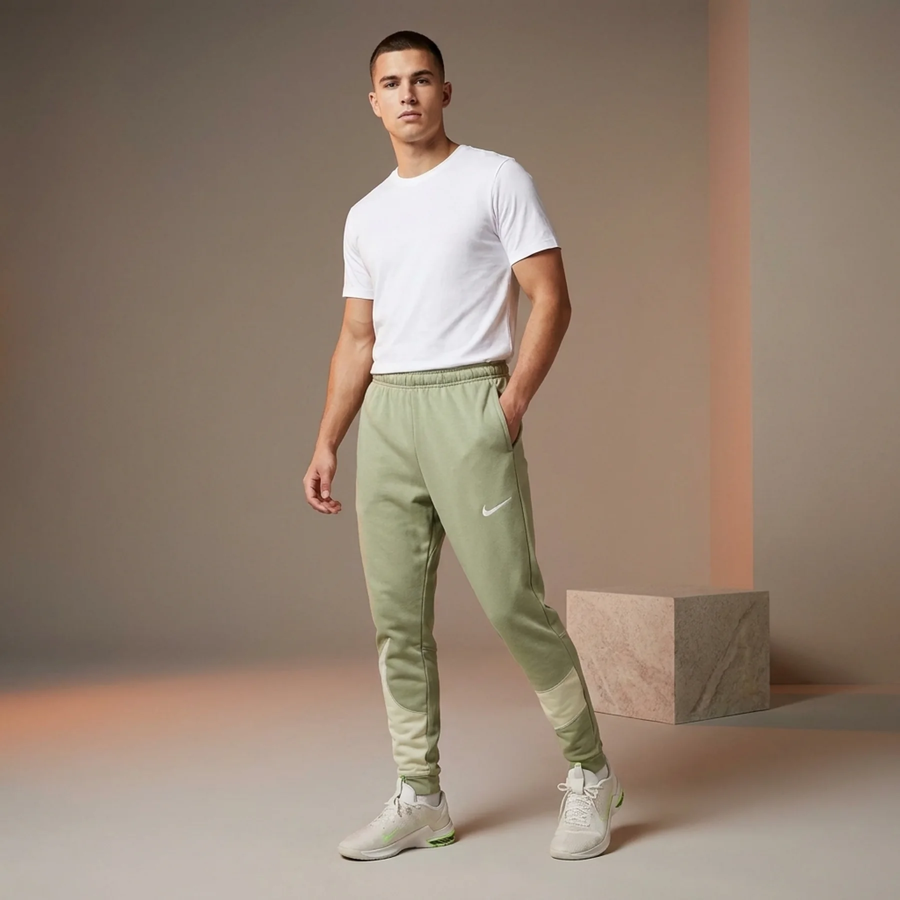 Брюки чоловічі Nike Tapered Fitness Trousers (FB8577-386)