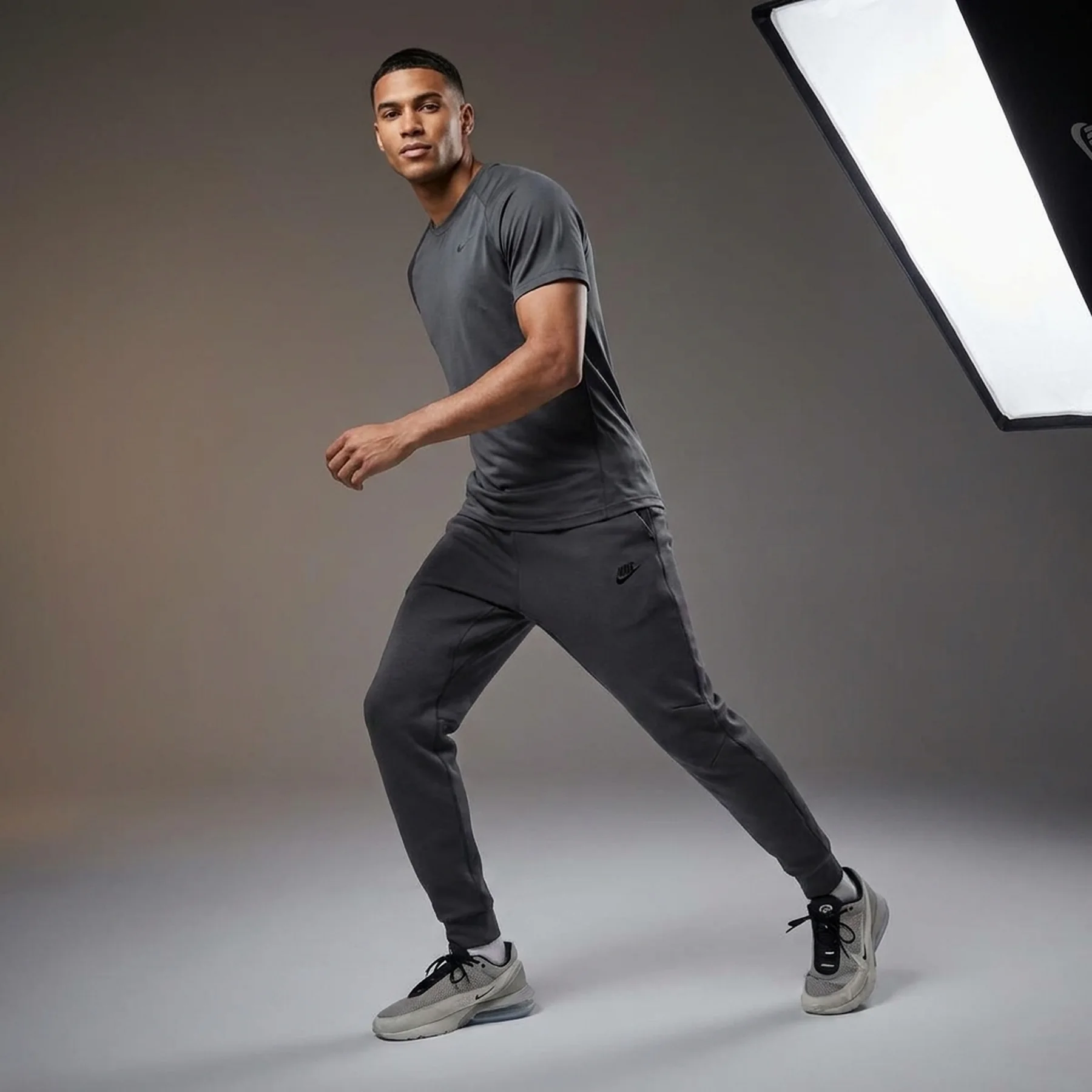 Брюки чоловічі Nike Tech Fleece (FB8002-060)