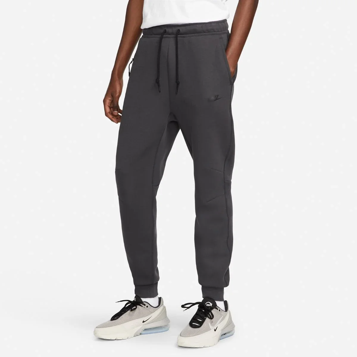 Брюки чоловічі Nike Tech Fleece (FB8002-060) — Одяг