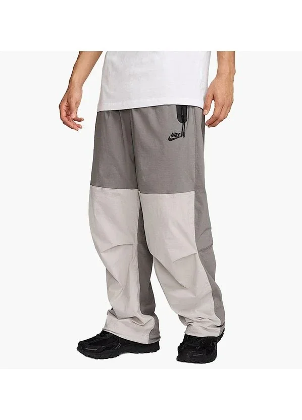 Брюки чоловічі Nike Tech Woven Grey (HM7158-014)