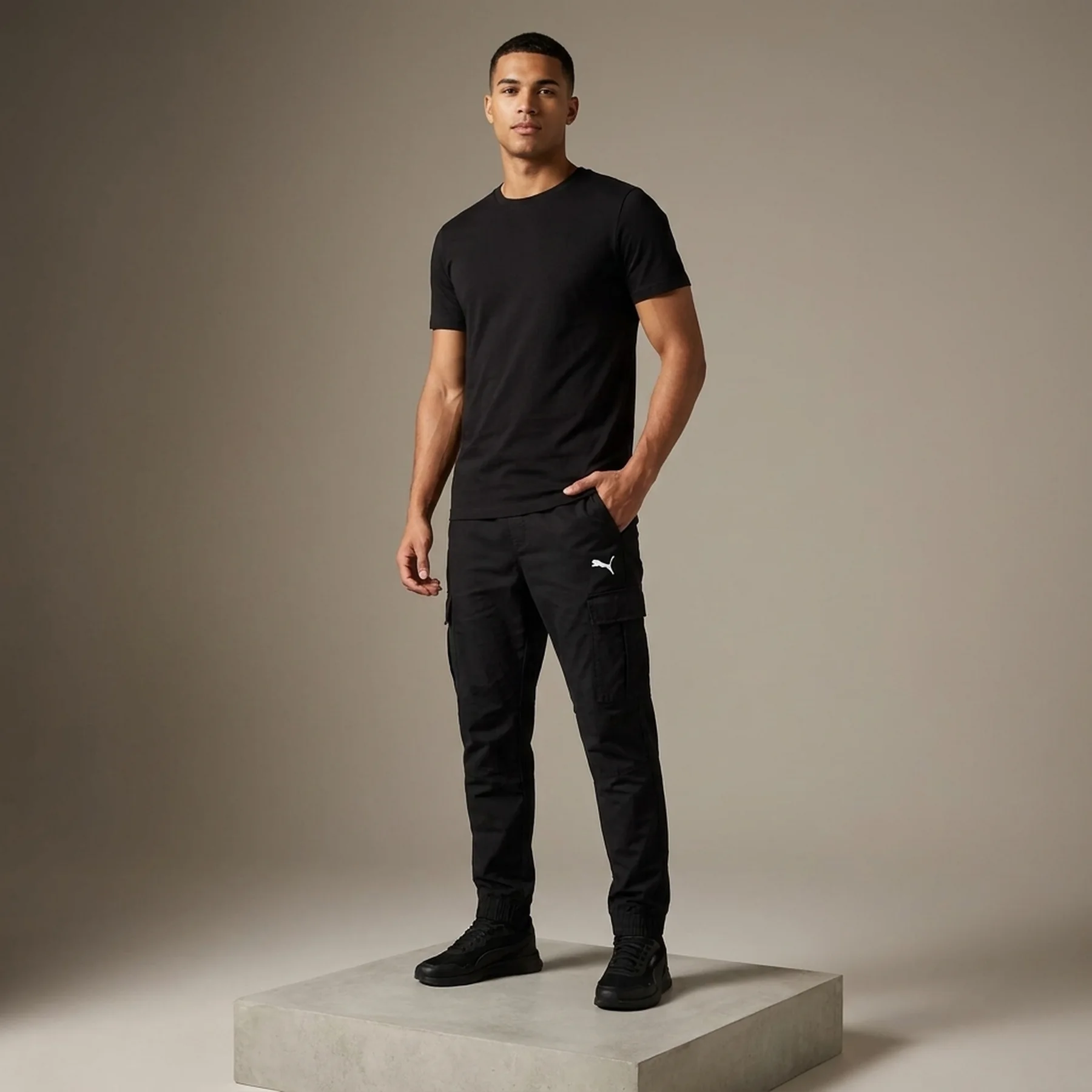 Брюки чоловічі Puma Essentials Cargo Black (674391-01)