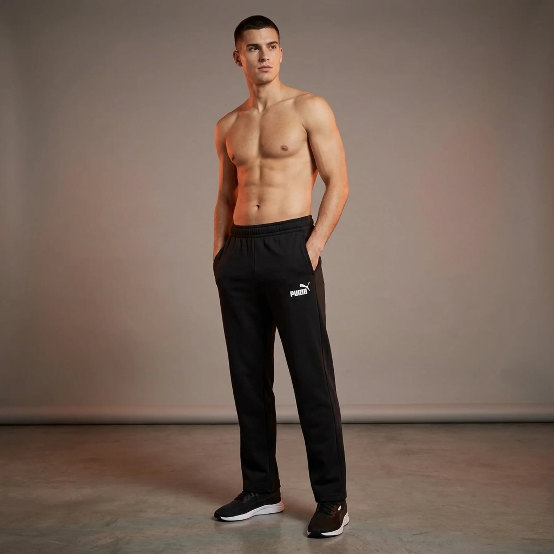 Брюки чоловічі Puma Essentials Logo Black (586718-01)