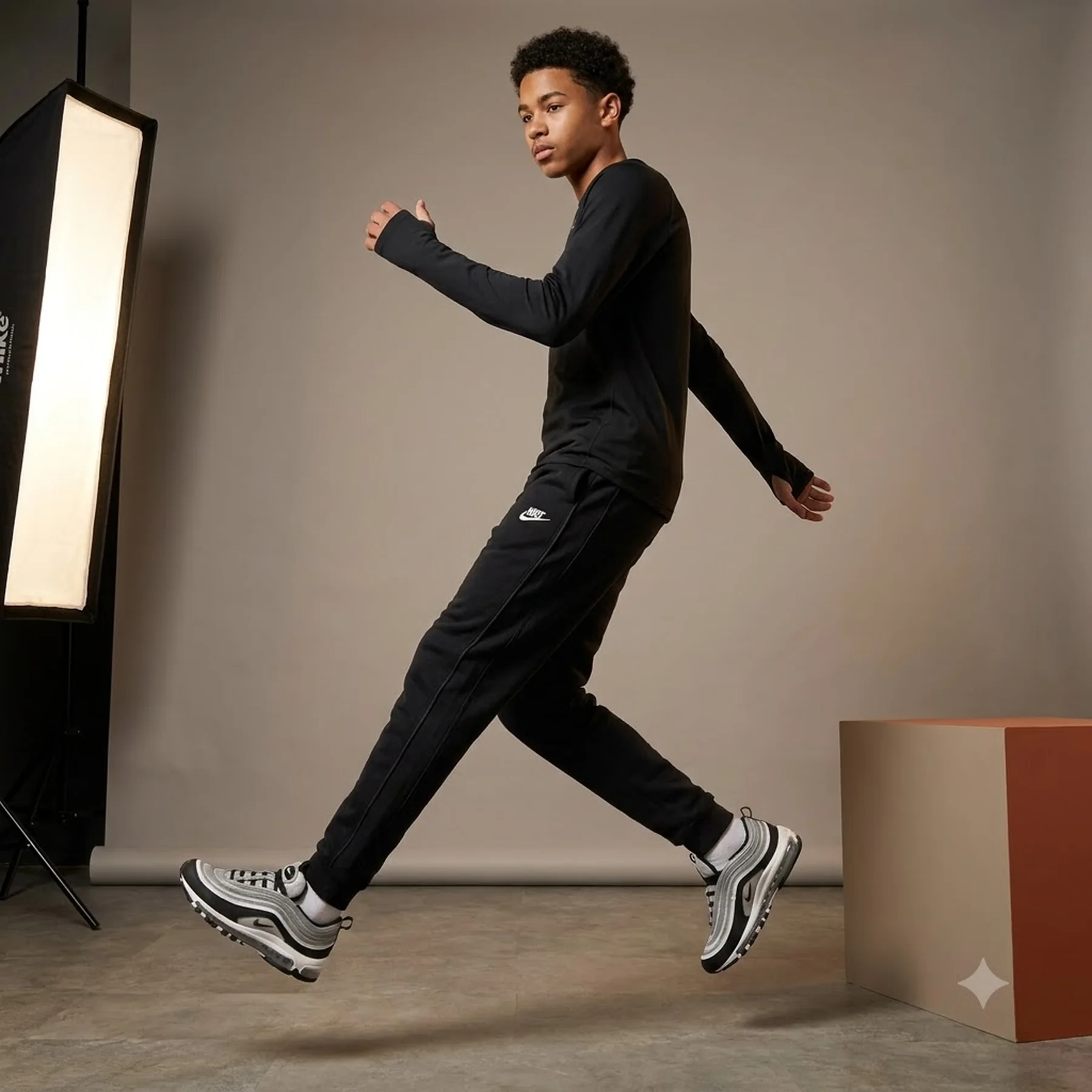 Брюки підліткові Nike Nsw Air Pant (DX5041-010)