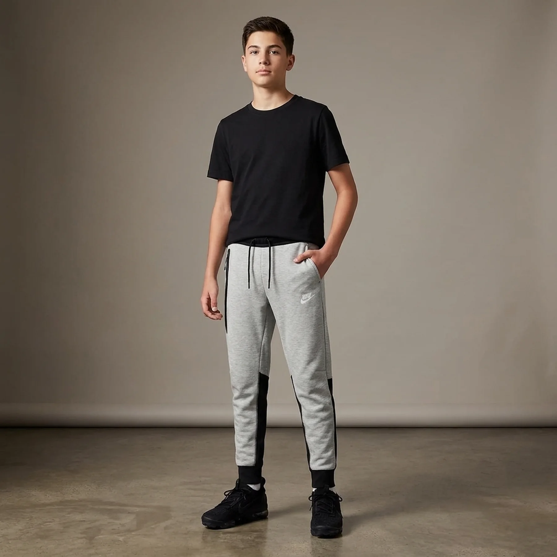 Брюки підліткові Nike Sportswear Tech Fleece (FD3287-064)