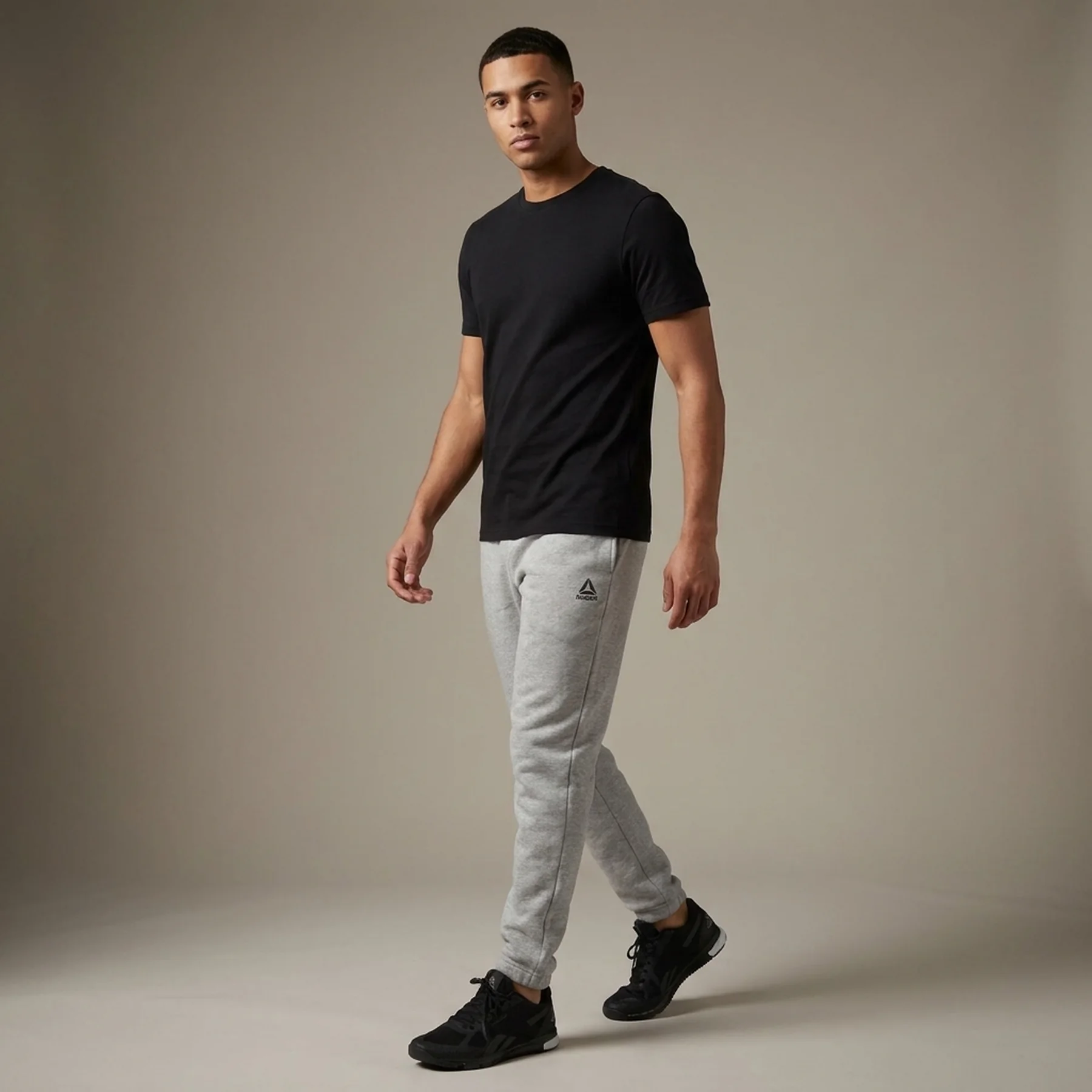 Брюки унісекс Reebok Elements Fleece Closed Cuff (D94219)
