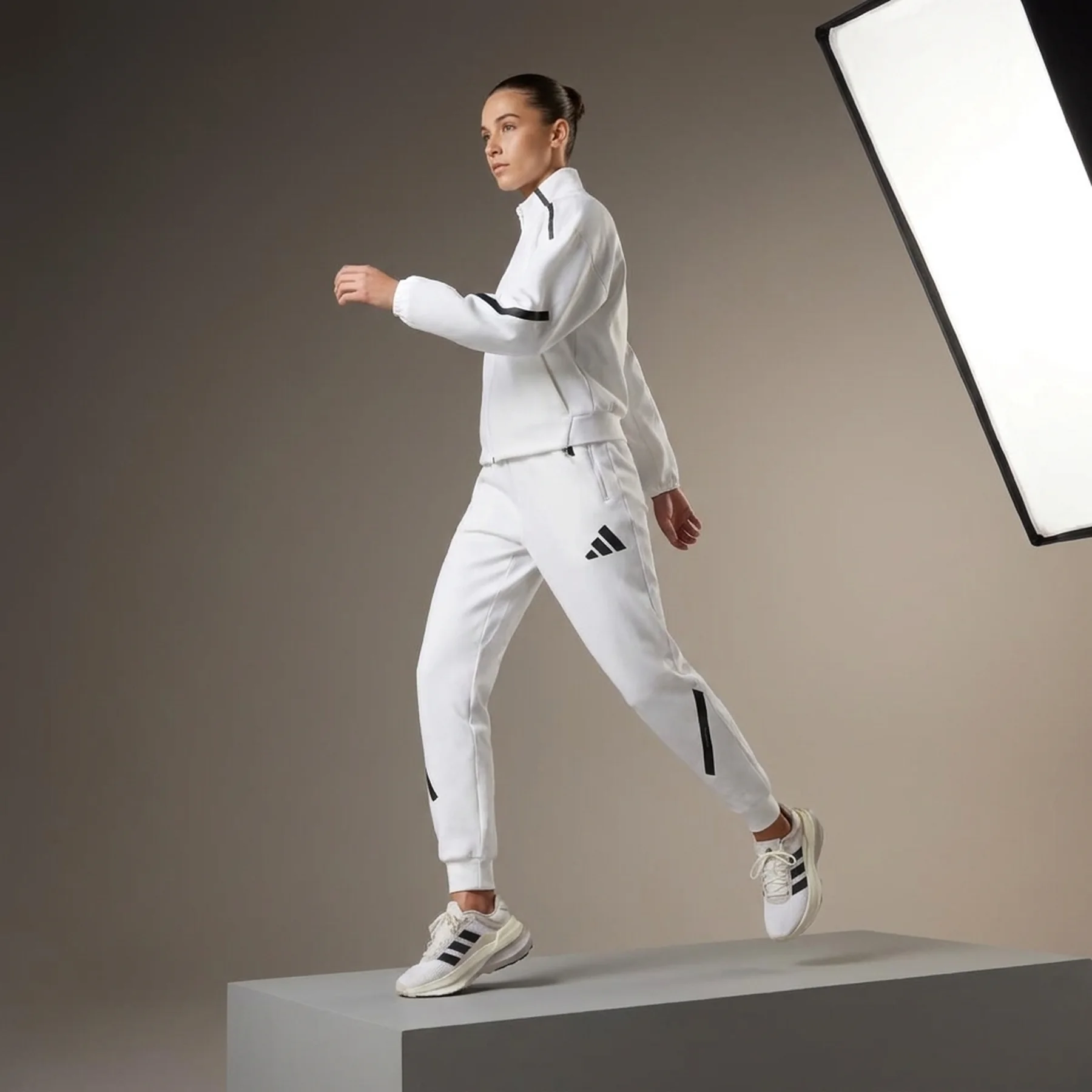 Брюки жіночі Adidas Z.N.E. (JE7843)