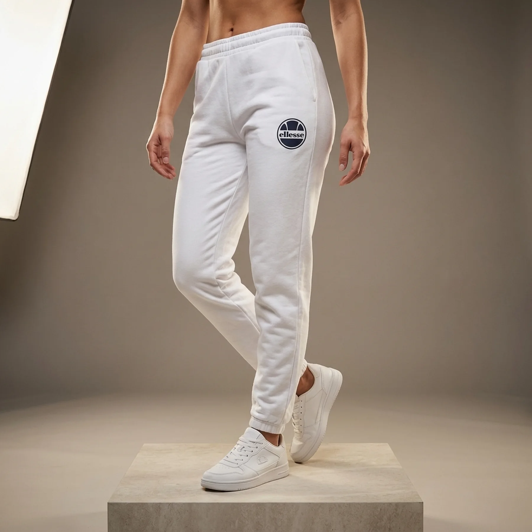Брюки жіночі Ellesse Pirlonne Jog Pant (SGV20269-908)