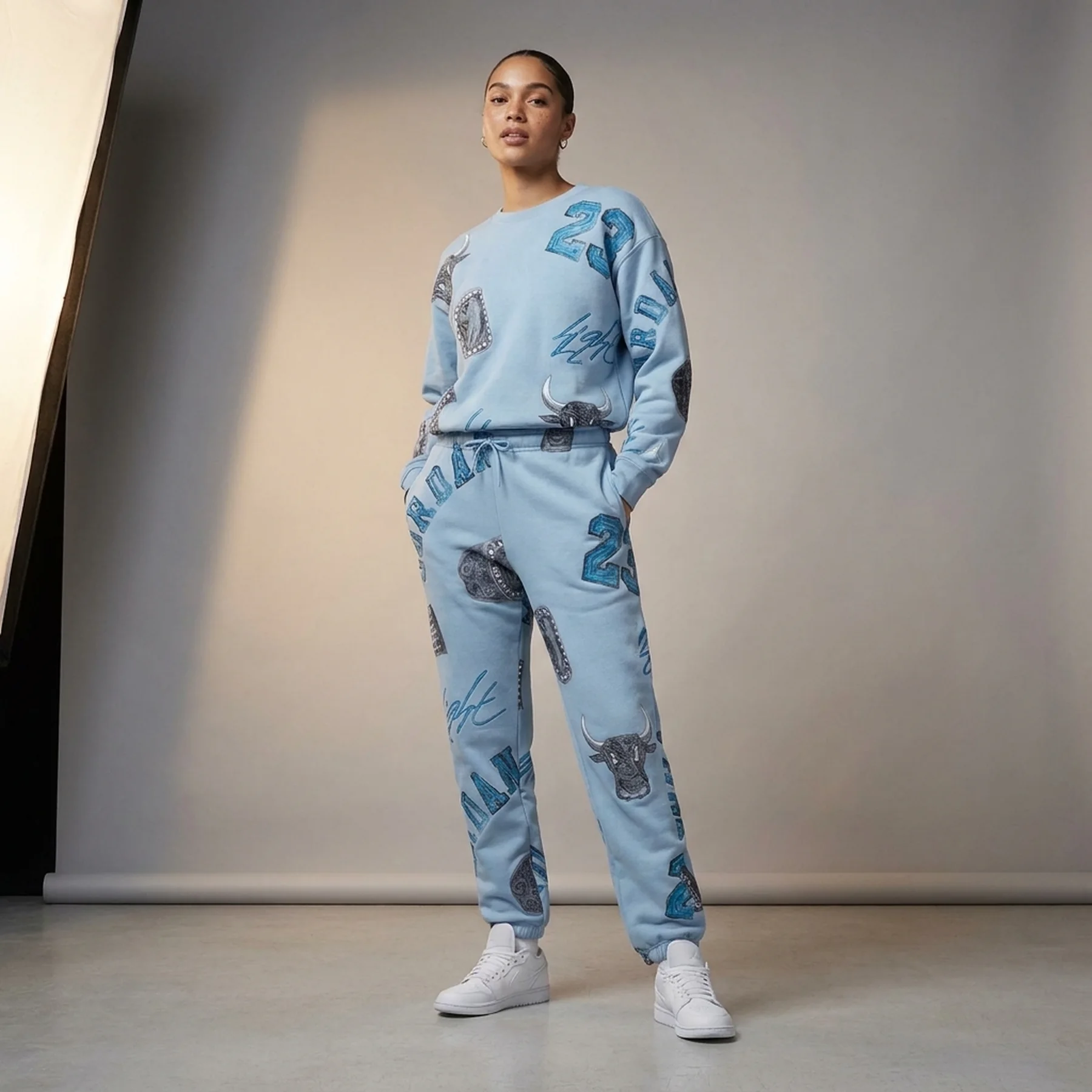 Брюки жіночі Jordan Brooklyn Fleece Light Blue (FZ9981-436)