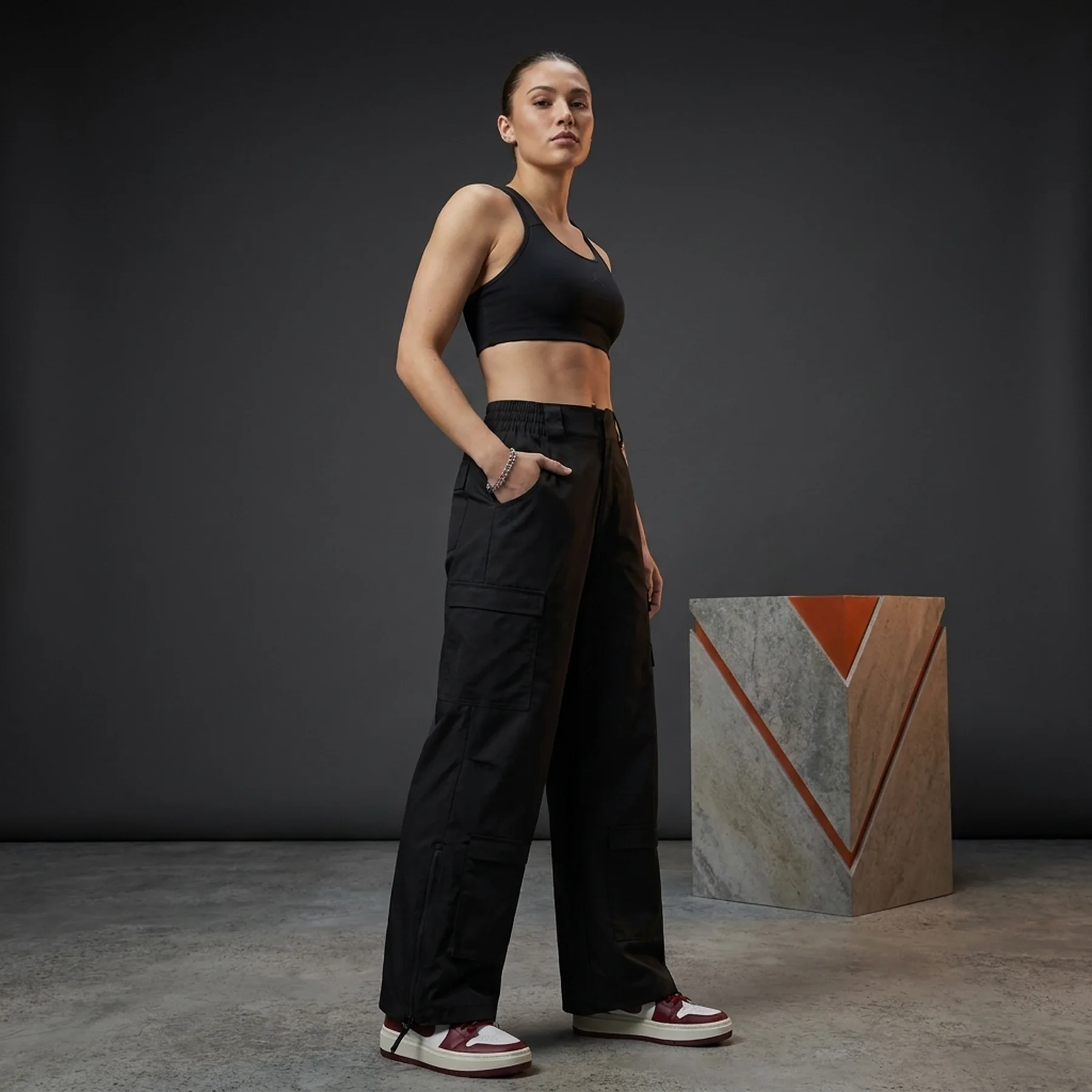 Брюки жіночі Jordan Chicago Pant (DZ3349-010)