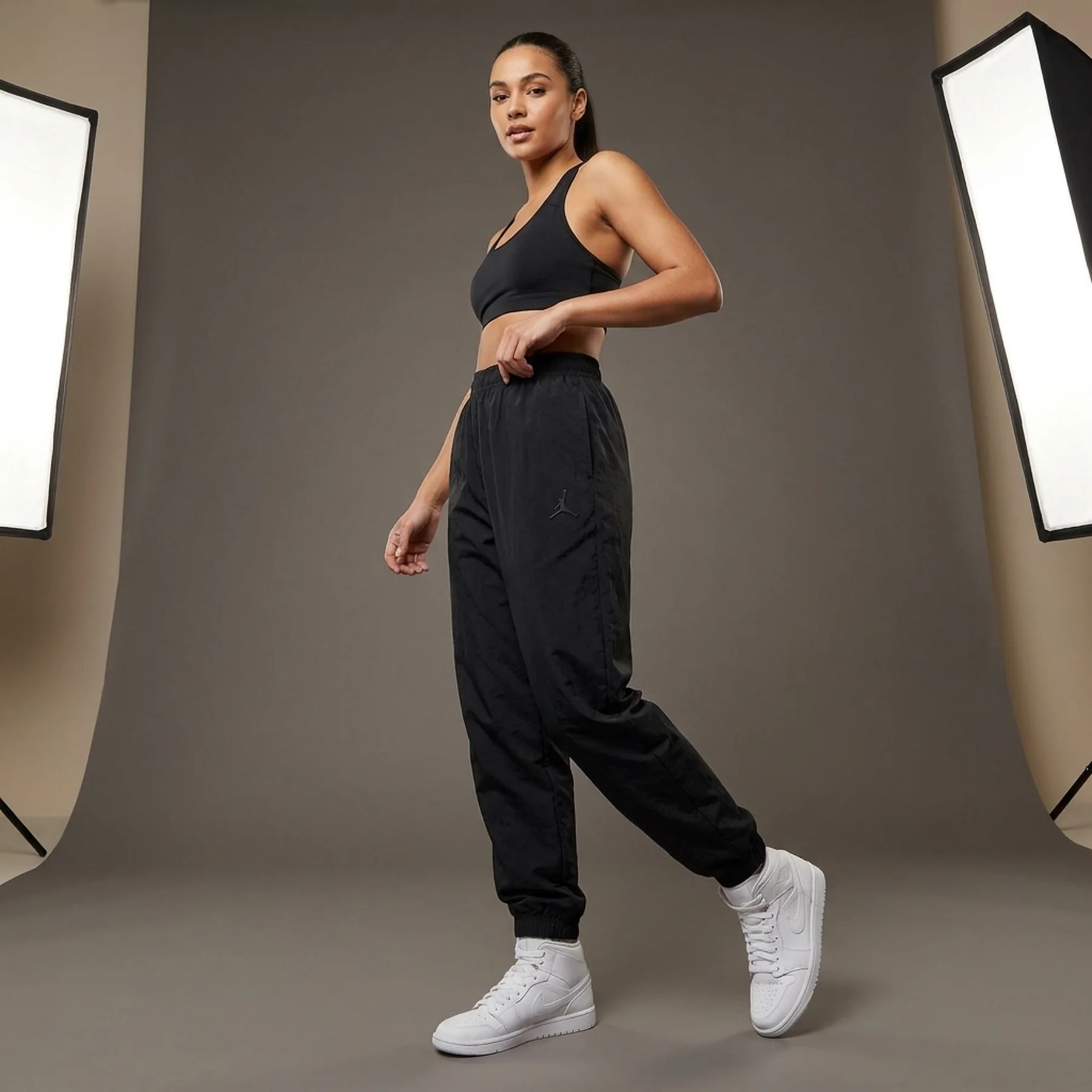 Брюки жіночі Jordan Woven Trousers (DZ3375-010)