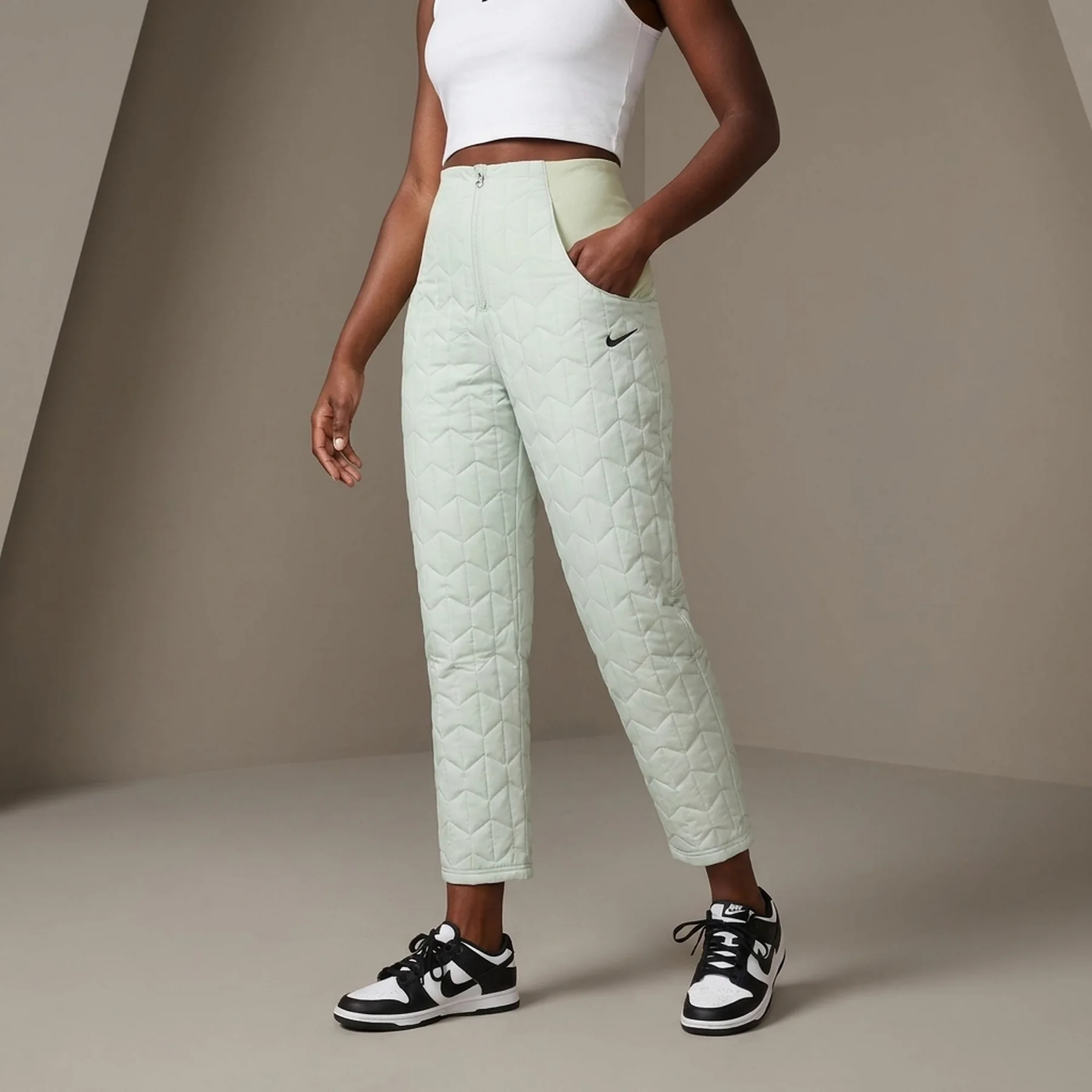 Брюки жіночі Nike Essntl Wvn Hr Pnt Qlt Grey (DD5112-013)