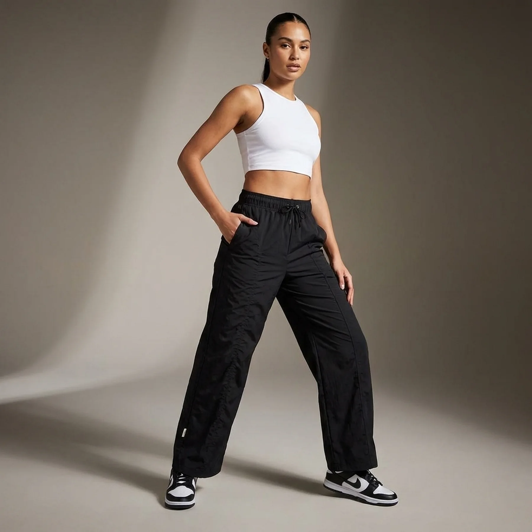 Брюки жіночі Nike Sportswear Black Dv8218-010 (DV8218-010)