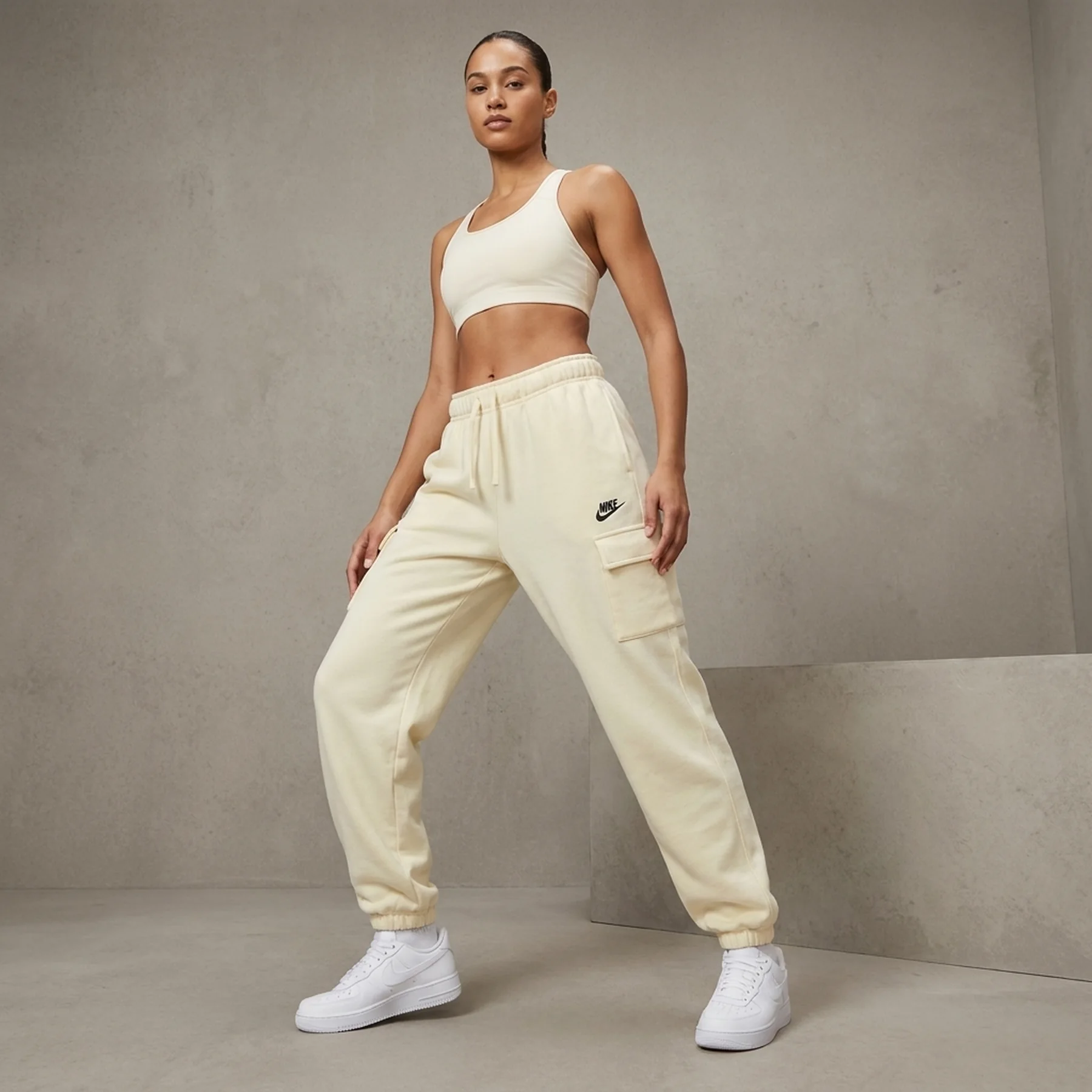 Брюки жіночі Nike Sportswear Club Fleece Cargo Pants (DQ5196-113)