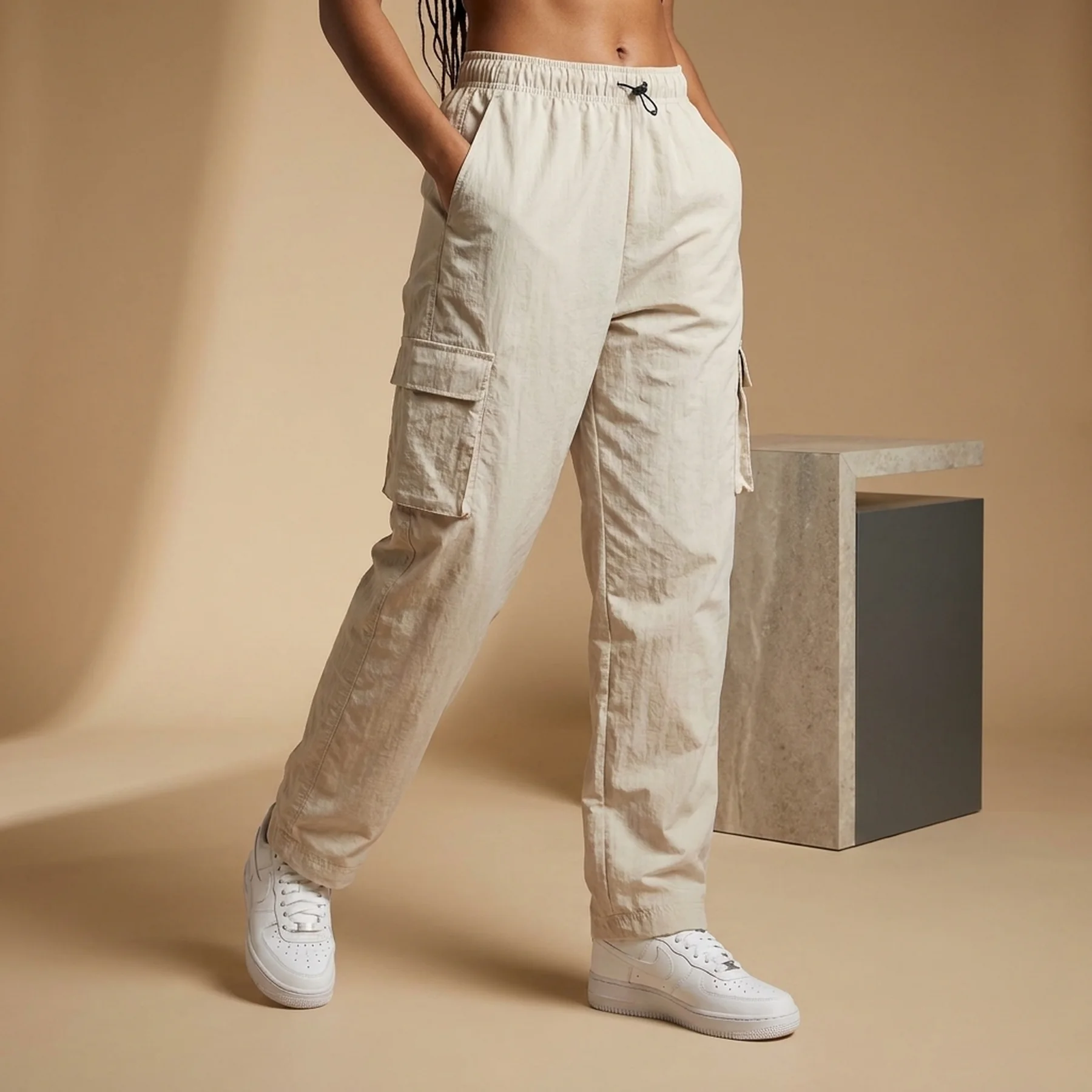 Брюки жіночі Nike Sportswear Essential (DO7209-104)