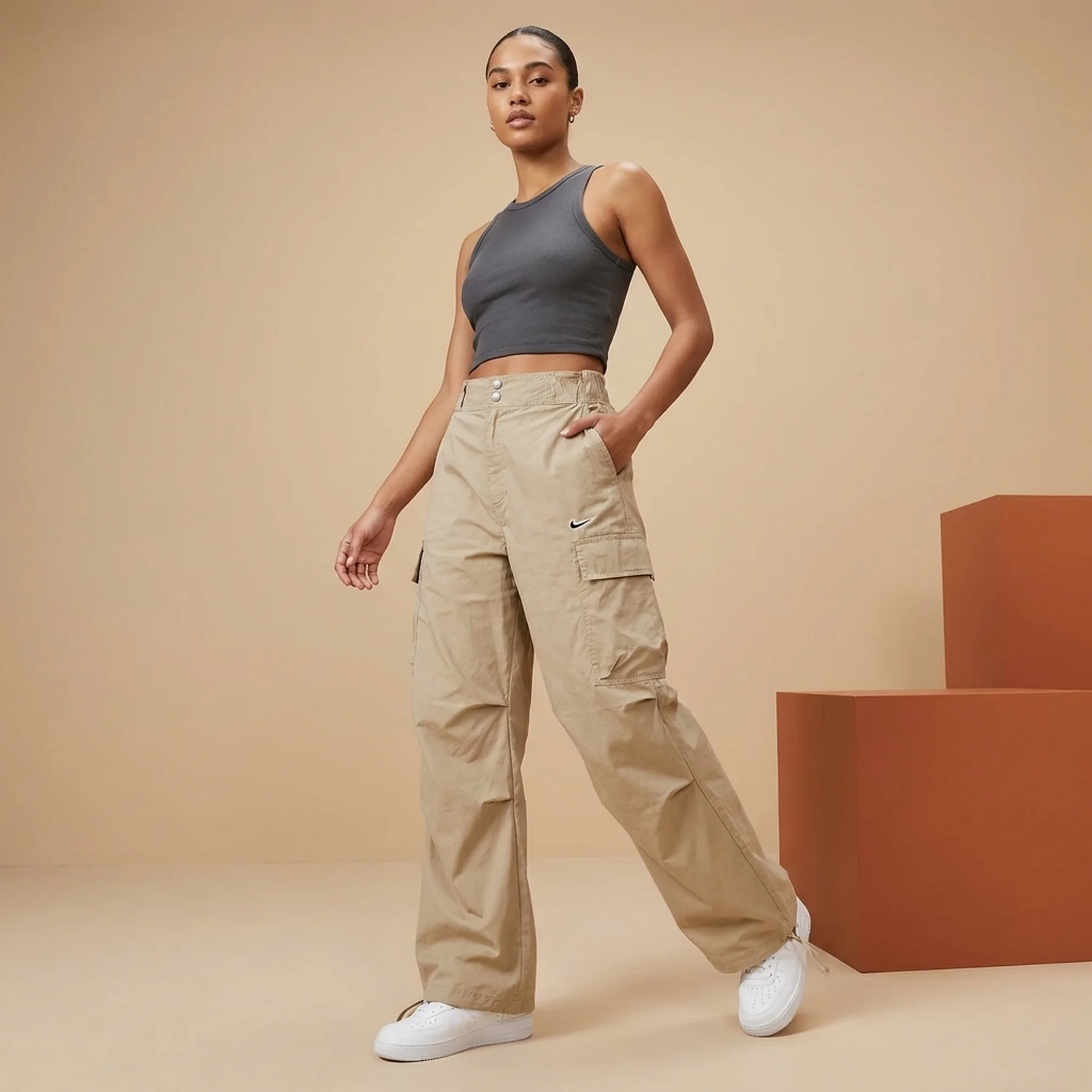Брюки жіночі Nike Sportswear (FV4969-247)