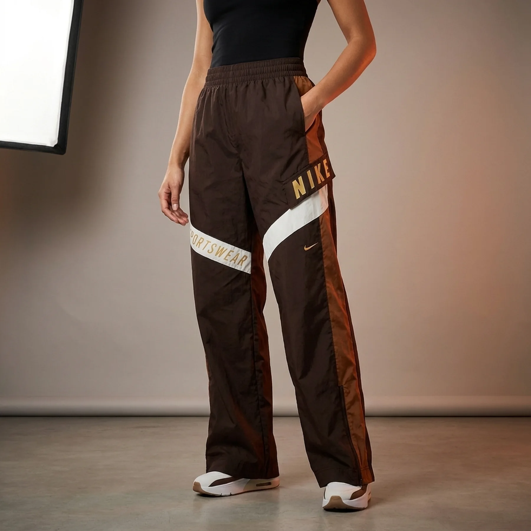 Брюки жіночі Nike High-Waisted Trousers (HF5957-220)