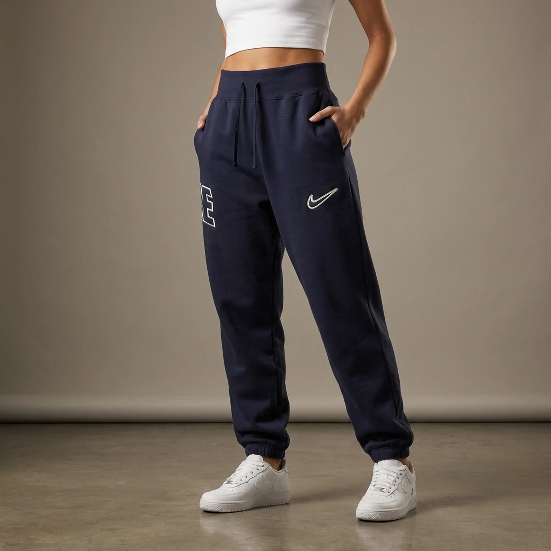 Брюки жіночі Nike Sportswear Phoenix Fleece (FN5183-126)