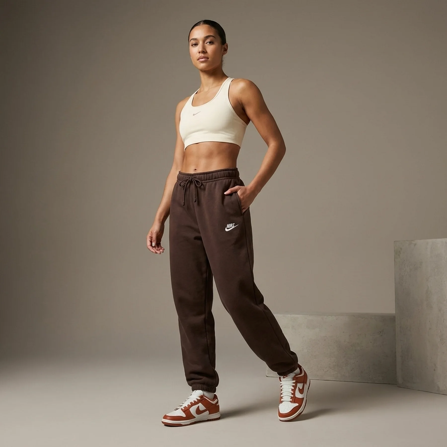 Брюки жіночі Nike Sportswear Phoenix Fleece (FN7716-227)
