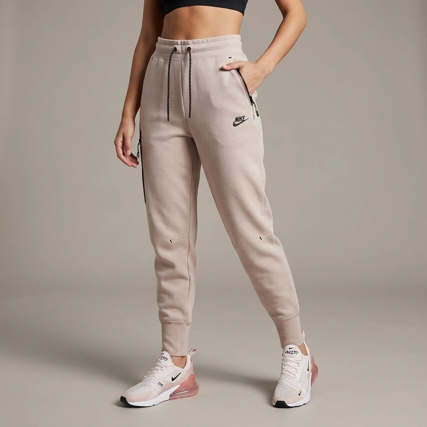 Брюки жіночі Nike Sportswear Tech Fleece (CW4292-272)