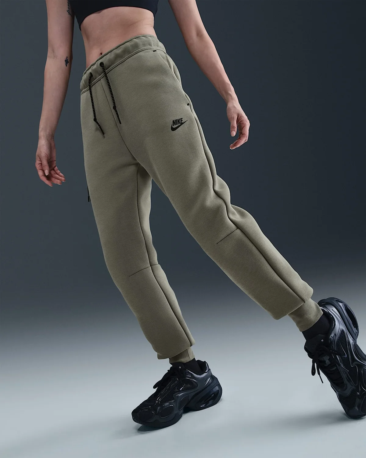 Брюки жіночі Nike Sportswear Tech Fleece Olive (HV6779-320)