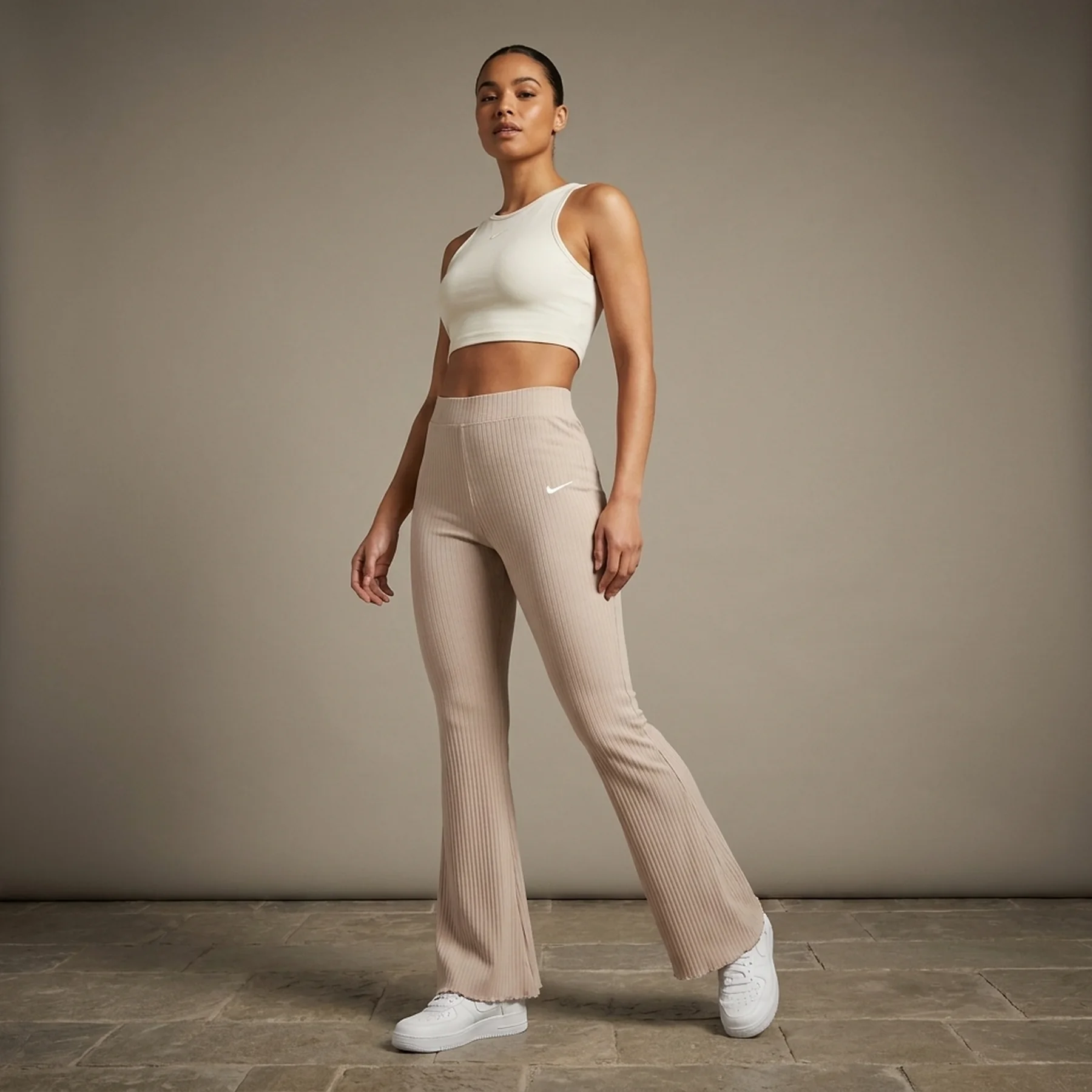 Брюки жіночі Nike Sportswear Women's High-Waisted Ribbed Jersey Pants (DV7868-272)