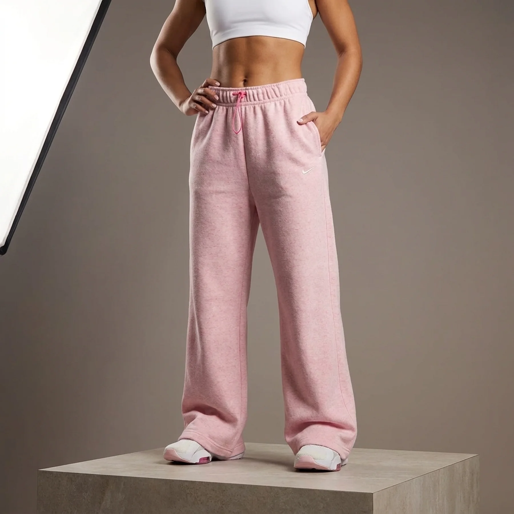 Брюки жіночі Nike Therma-Fit Pink (DQ6248-667)