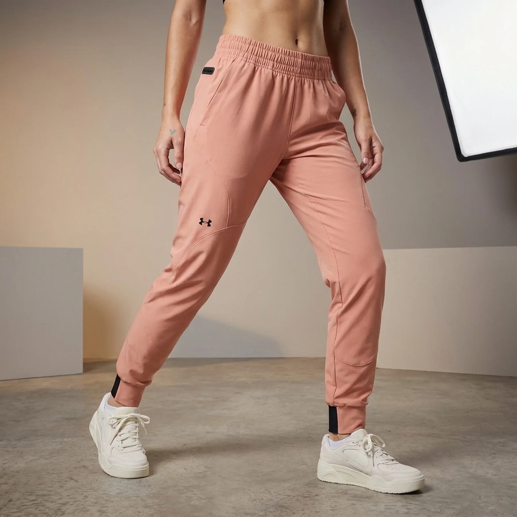 Брюки жіночі Under Armour Unstoppable Jogger Peach (1376926-698)
