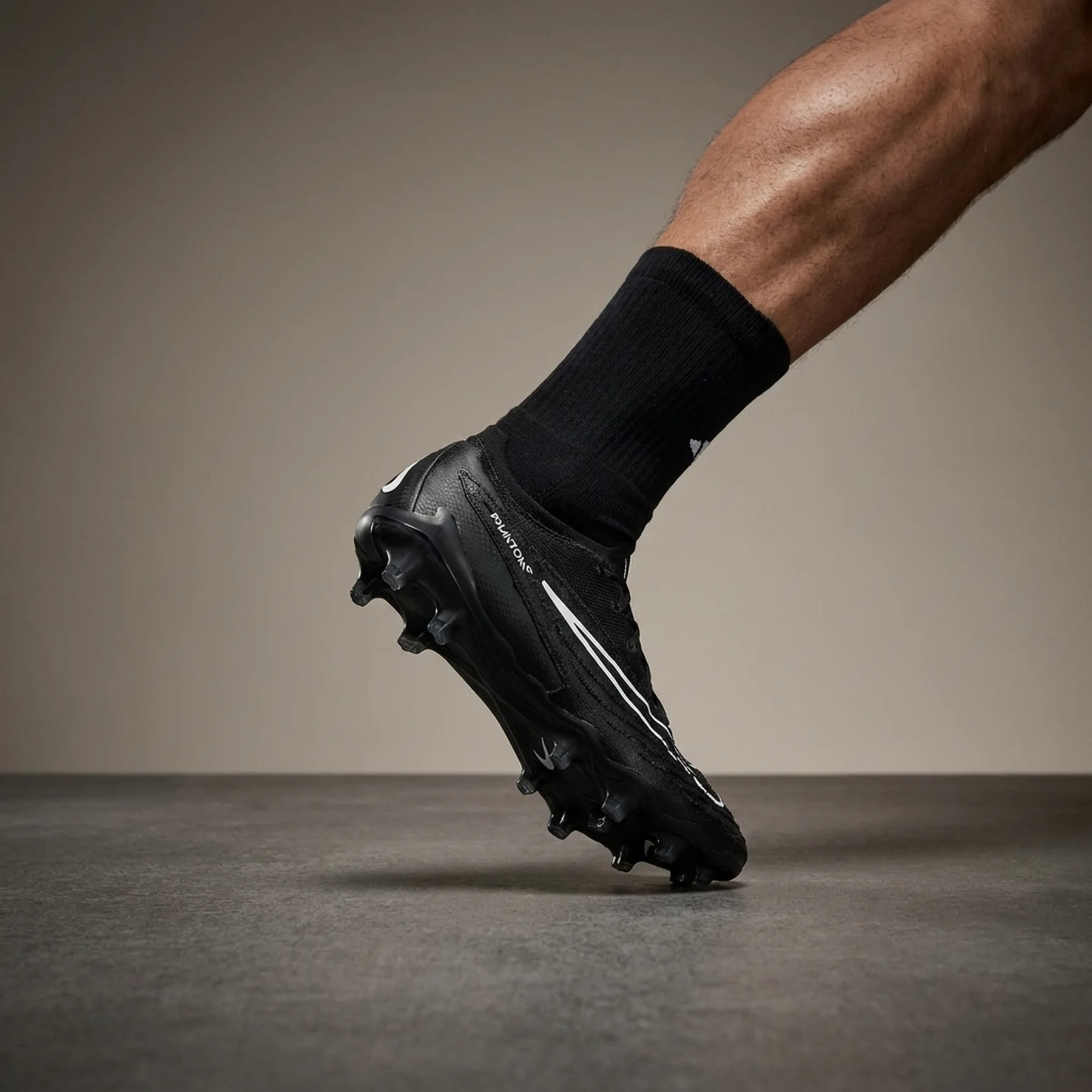 Бутси чоловічі Nike Phantom Gx Ii Academy Fg/Mg (FD6723-001)