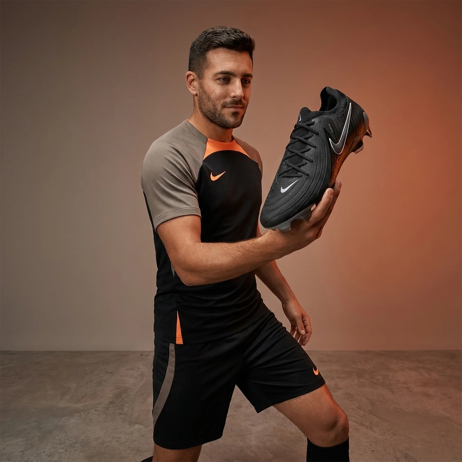 Бутси чоловічі Nike Phantom Gx Ii Pro Fg (FJ2563-001)