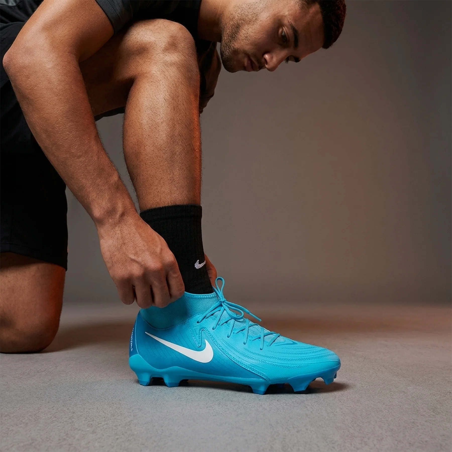 Бутси чоловічі Nike Phantom Luna Ii Academy Fg/Mg (FD6725-400)