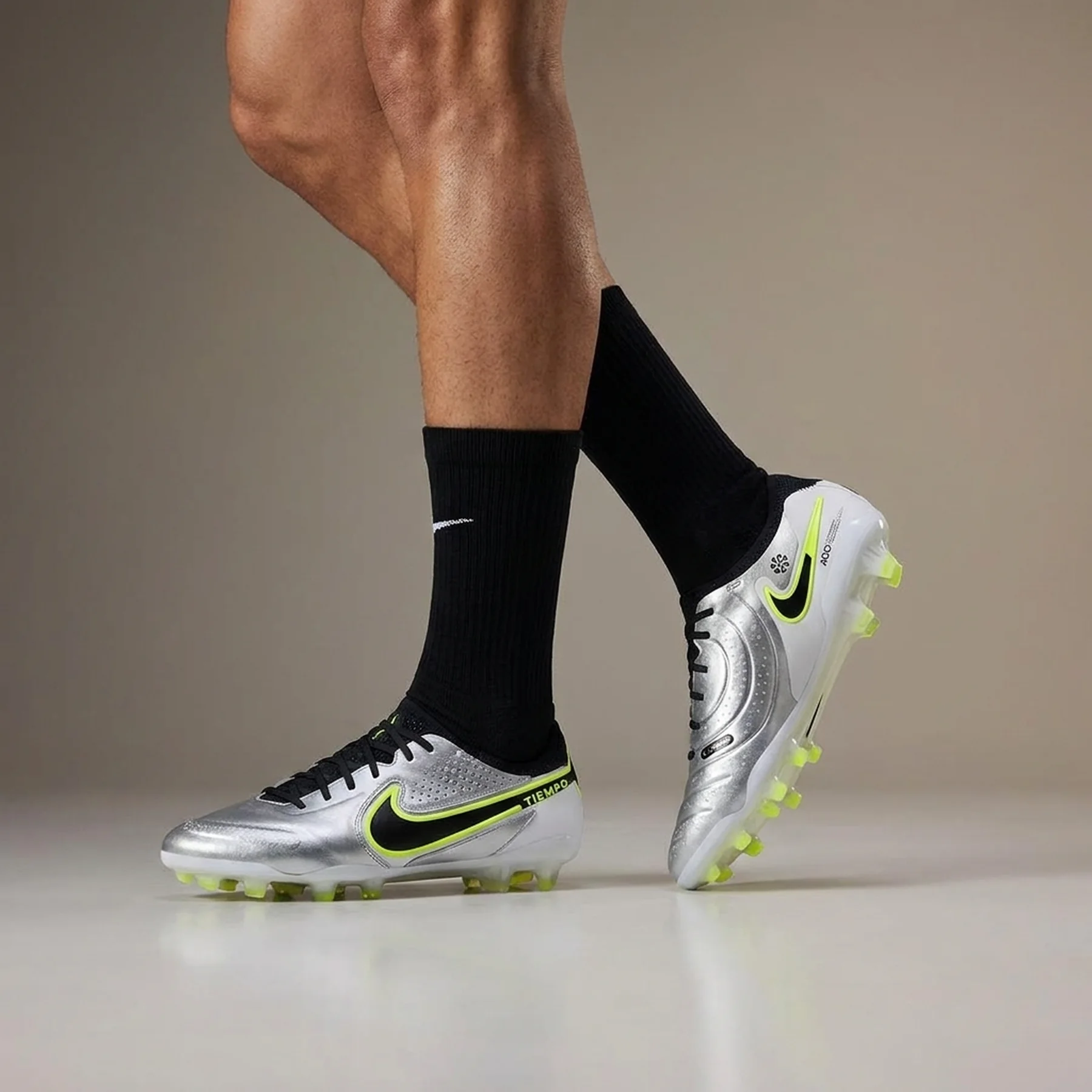 Бутси чоловічі Nike Tiempo Legend 10 Elite (DV4328-001)
