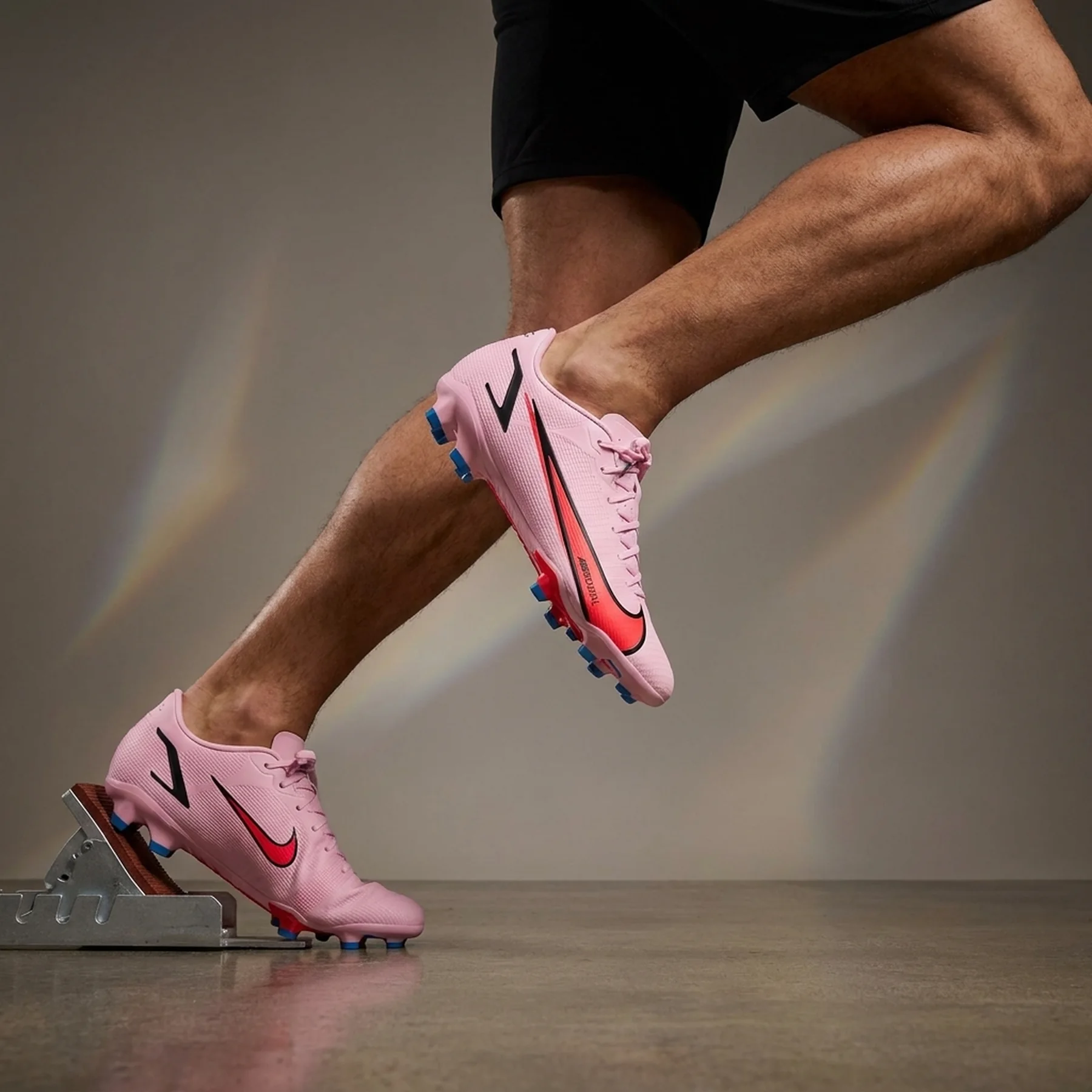 Бутси чоловічі Nike Vapor 16 Club Fg/Mg Pink (FQ8441-600)
