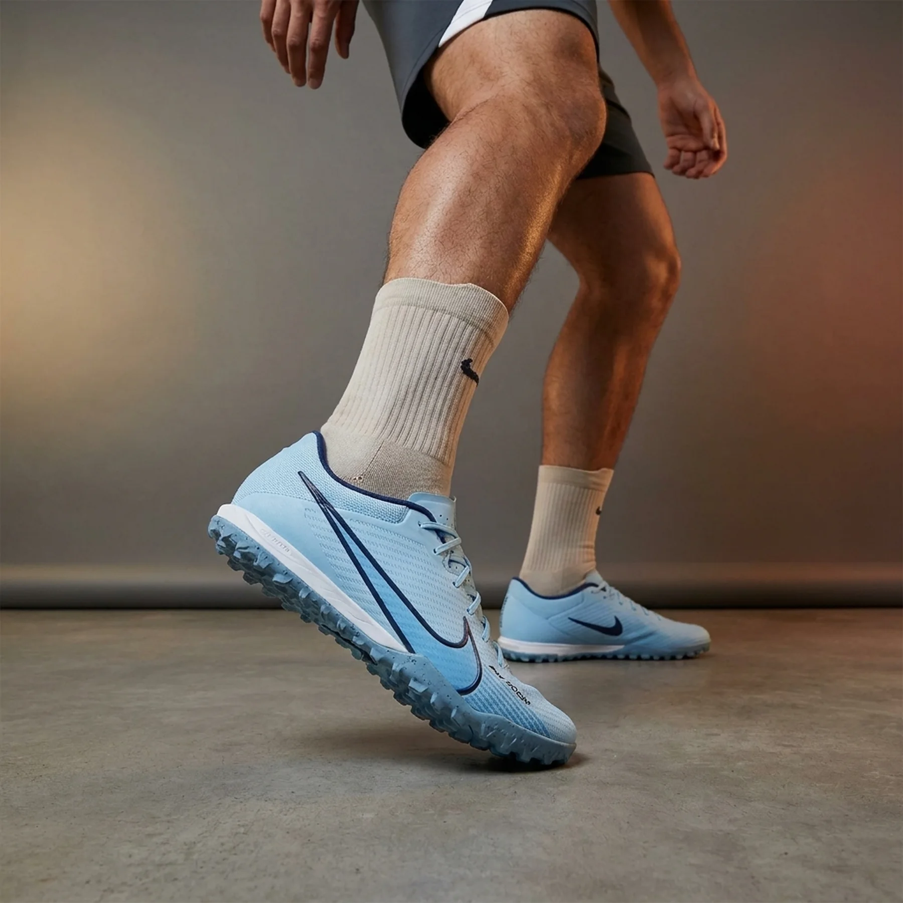 Бутси чоловічі Nike Zoom Vapor 16 Academy Tf (FQ8449-400)