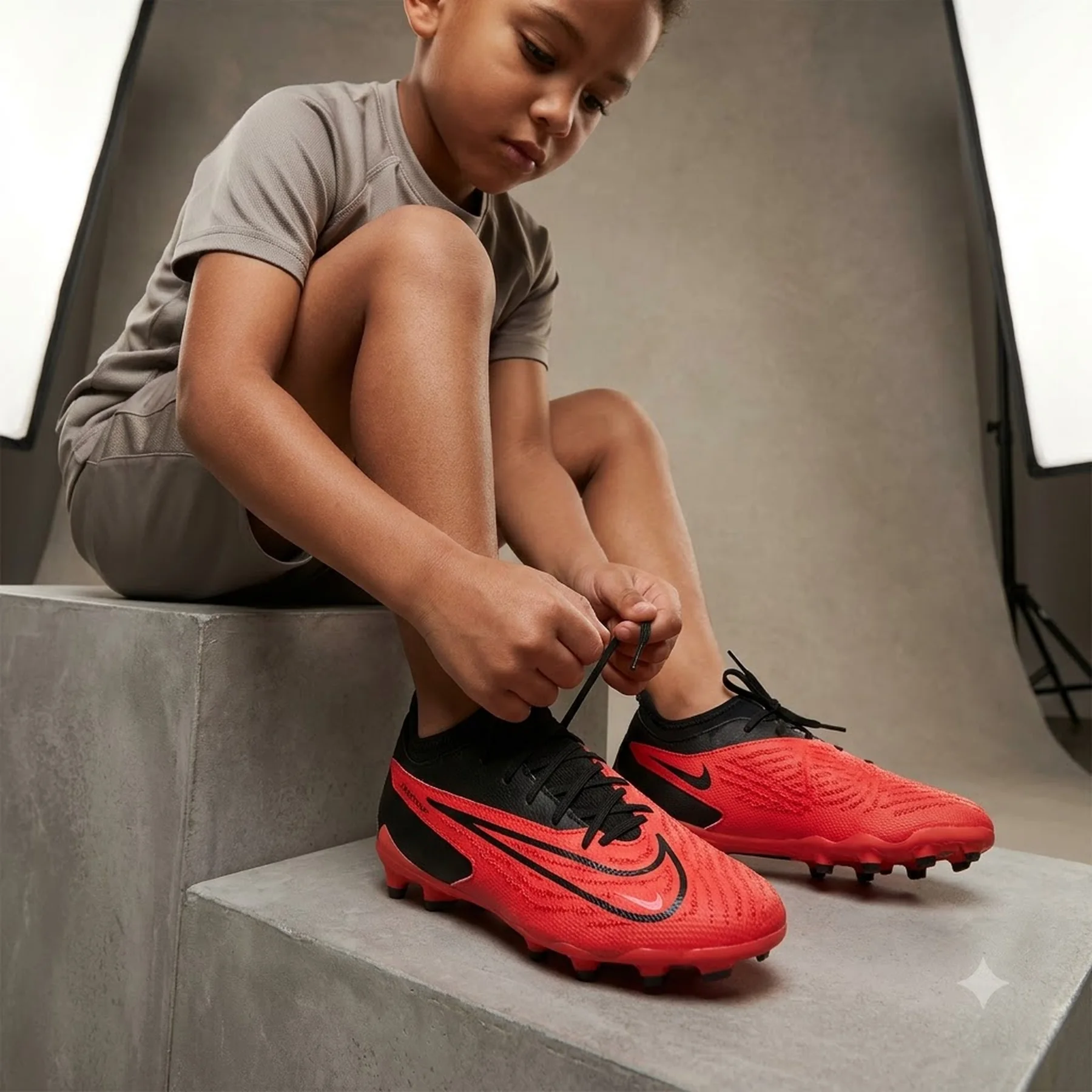 Бутси дитячі Nike Phantom Gx Academy (DD9549-600)