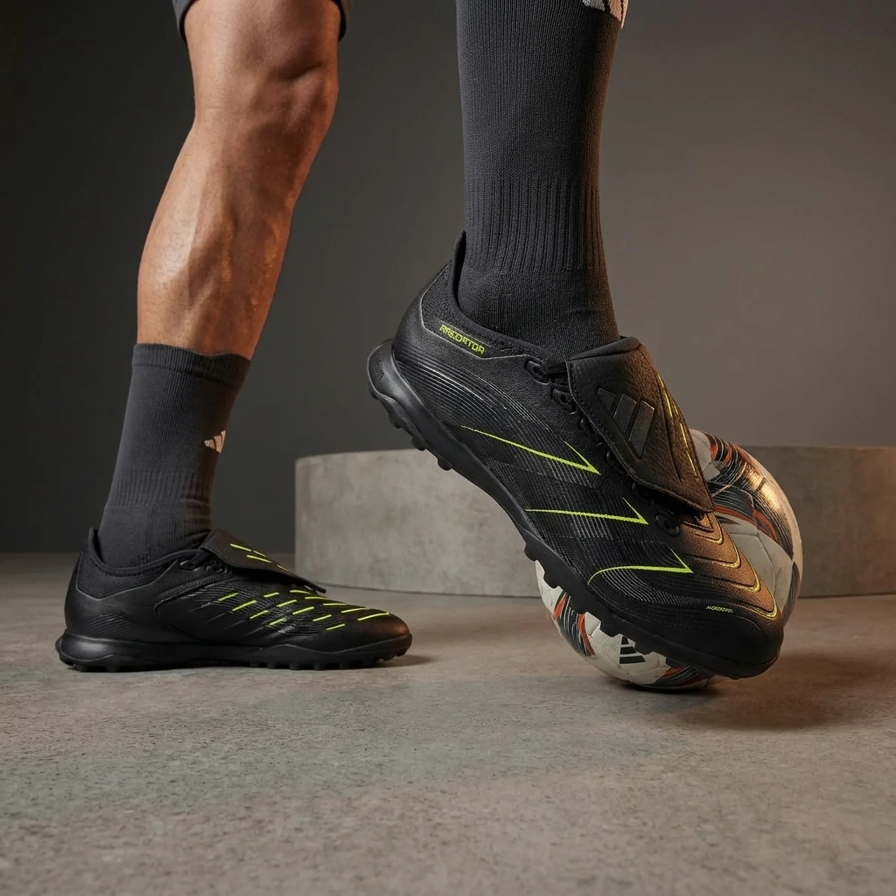 Бутси Predator League Fold-Over Tongue Turf Performance JQ1073