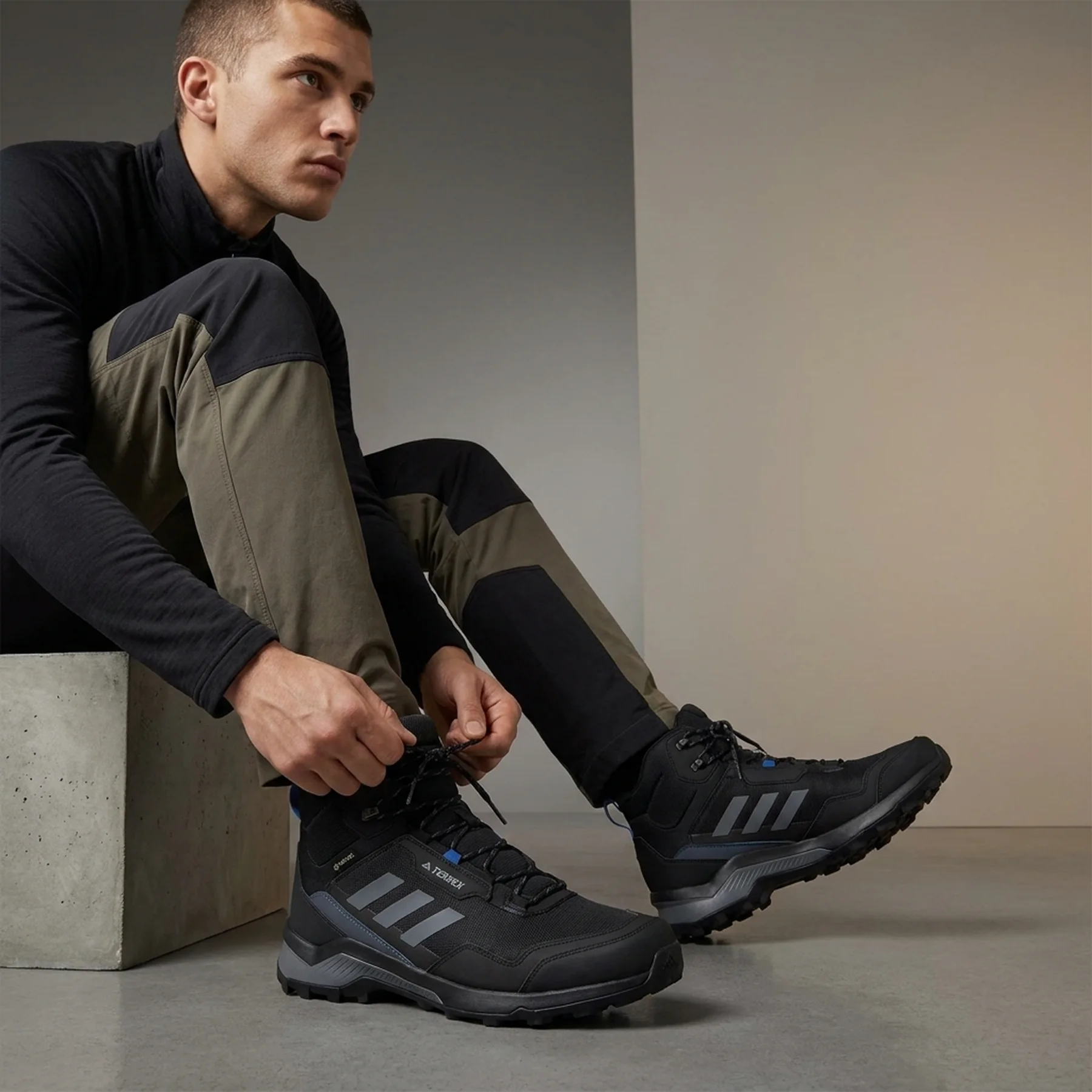 Черевики чоловічі Adidas Terrex Ax4 Mid Gore-Tex Hiking (HQ1049)
