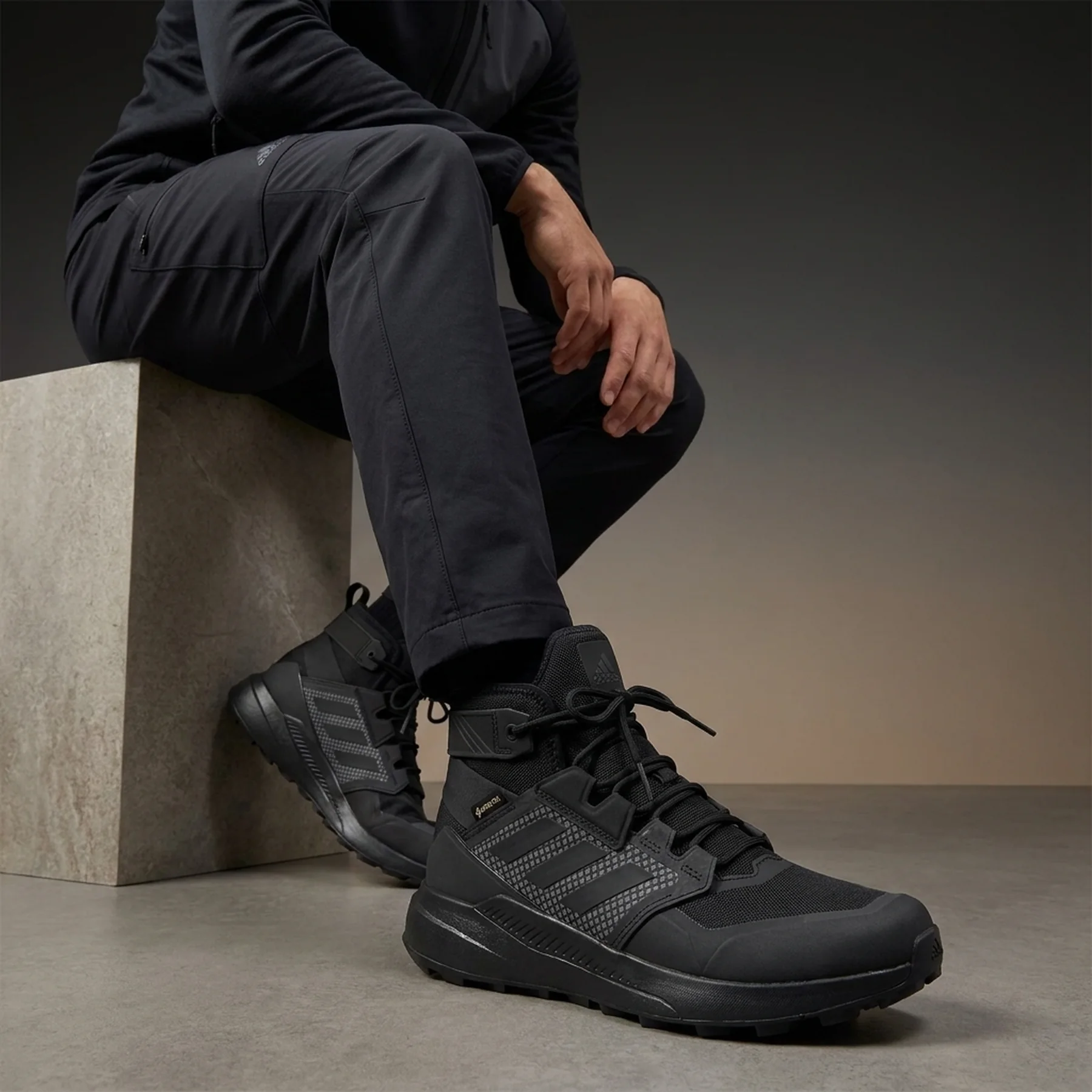 Черевики чоловічі Adidas Terrex Trailmaker Mid Cold.Rdy (FX9286)