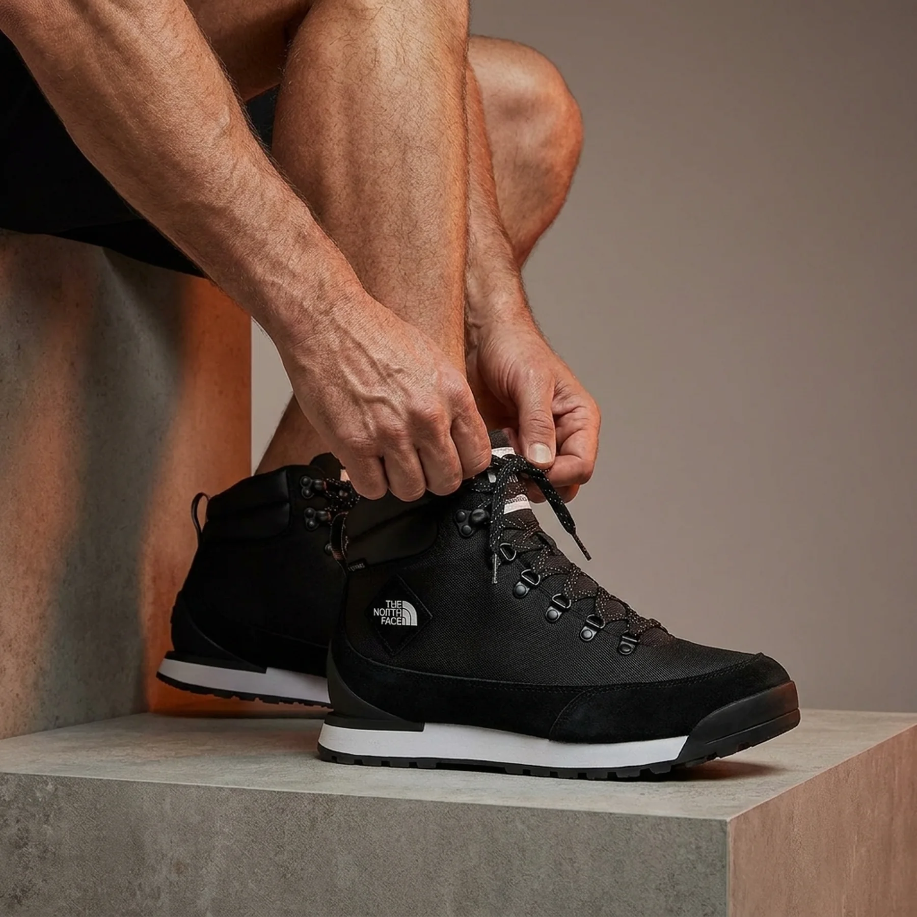 Черевики чоловічі The North Face Back-To-Berkeley Iii (NF0A5G2YKY4-085)