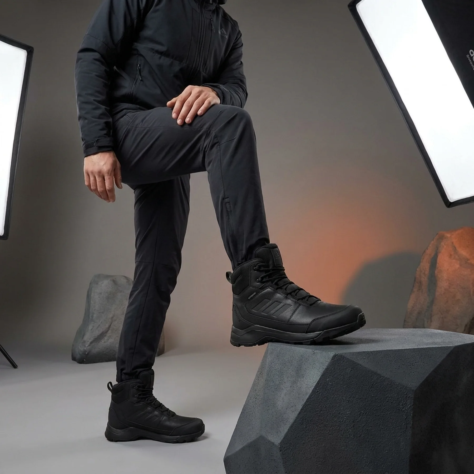 Черевики унісекс Adidas Terrex Winter Leather Mid Cut Rain.Rdy Cold (ID2859)