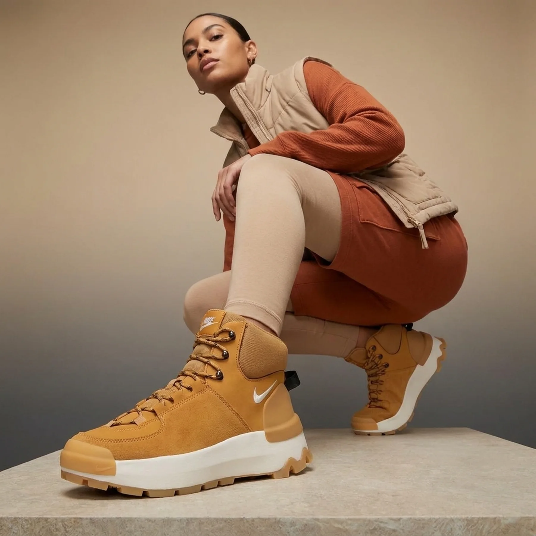 Черевики жіночі Nike City Classic (DQ5601-710)