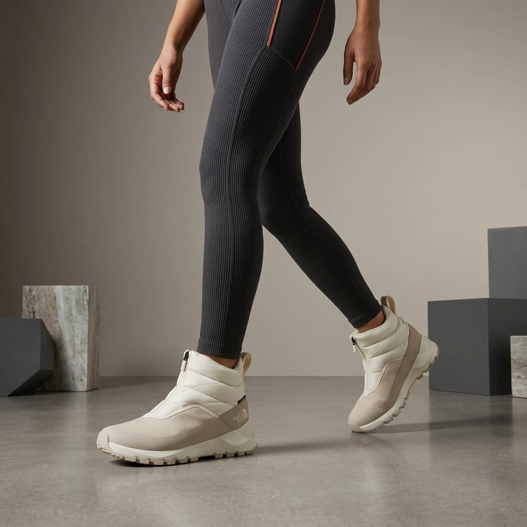 Черевики жіночі The North Face Thermoball Progressive Zip Ii Beige (0A5LWF32F1)