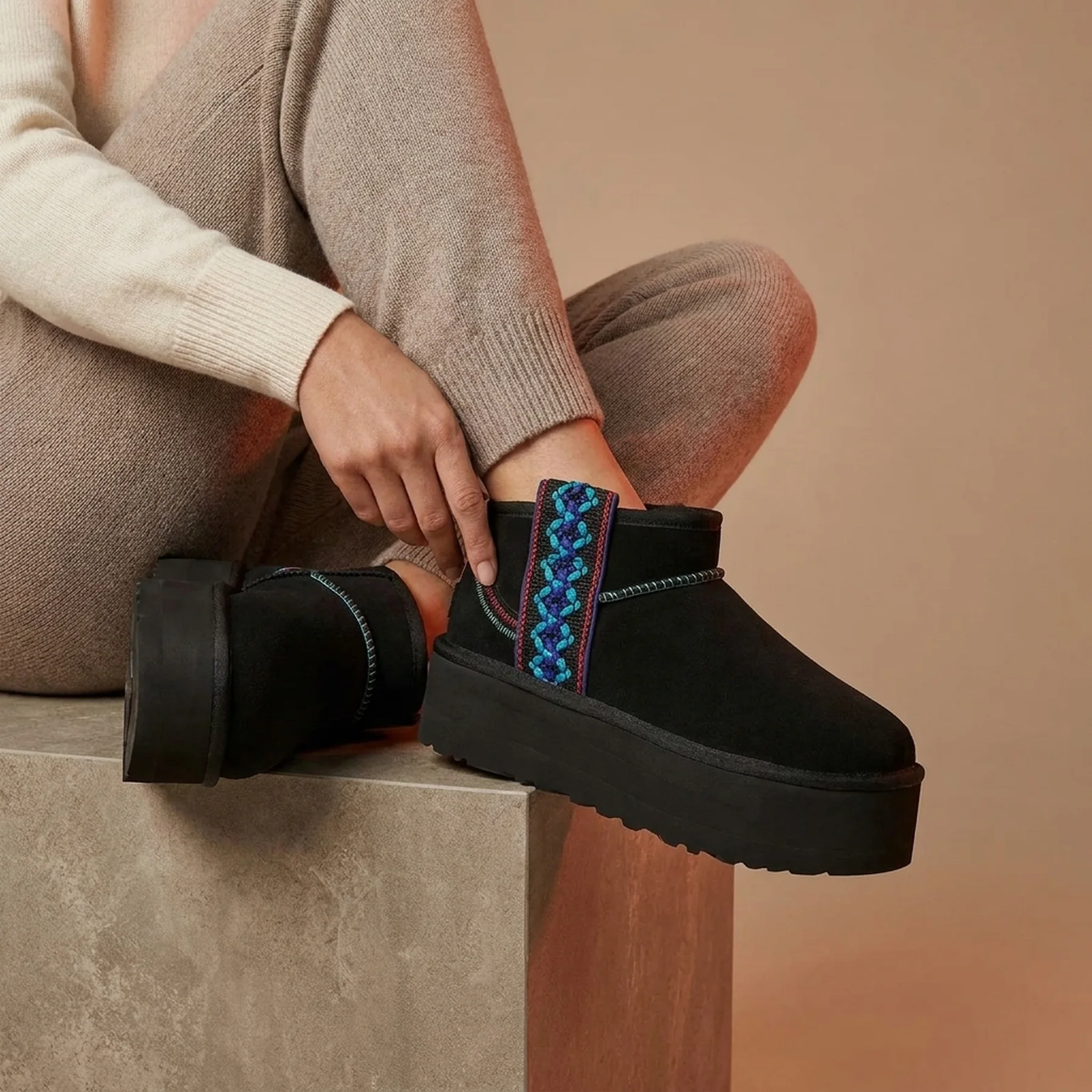 Черевики жіночі Ugg Classic Ultra Mini Braid Platform (1138491)