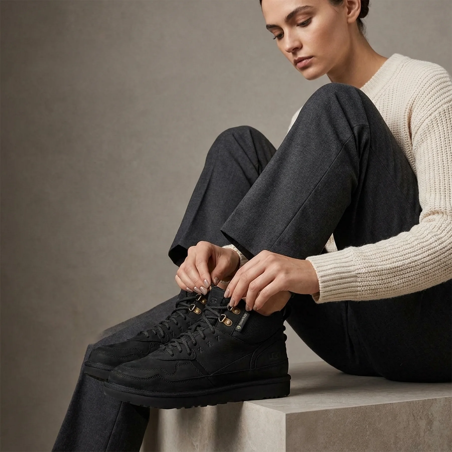 Черевики жіночі Ugg Highland Casual Mid‑Top Black (1130772-BLK)