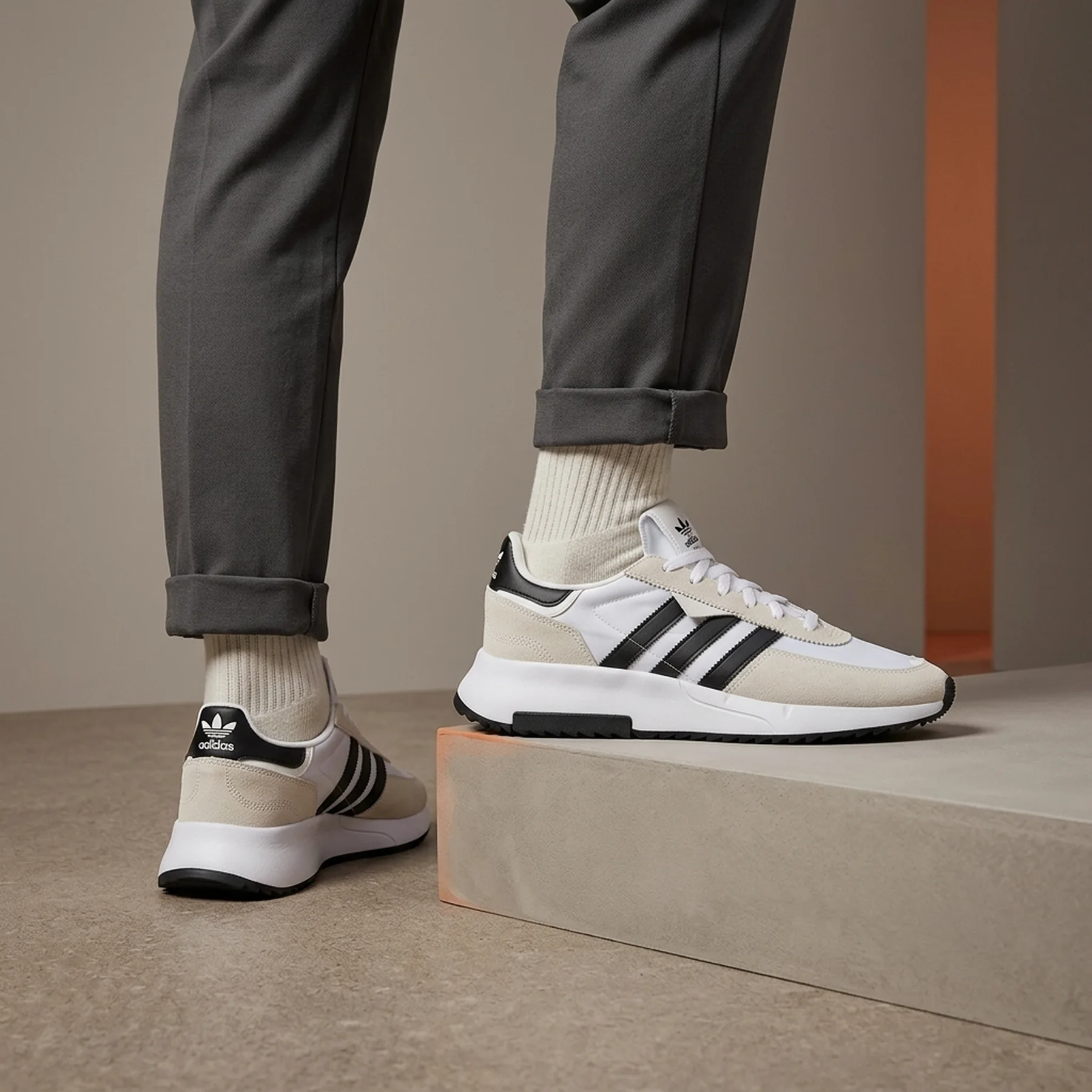 Чоловіче взуття Adidas Retropy F2