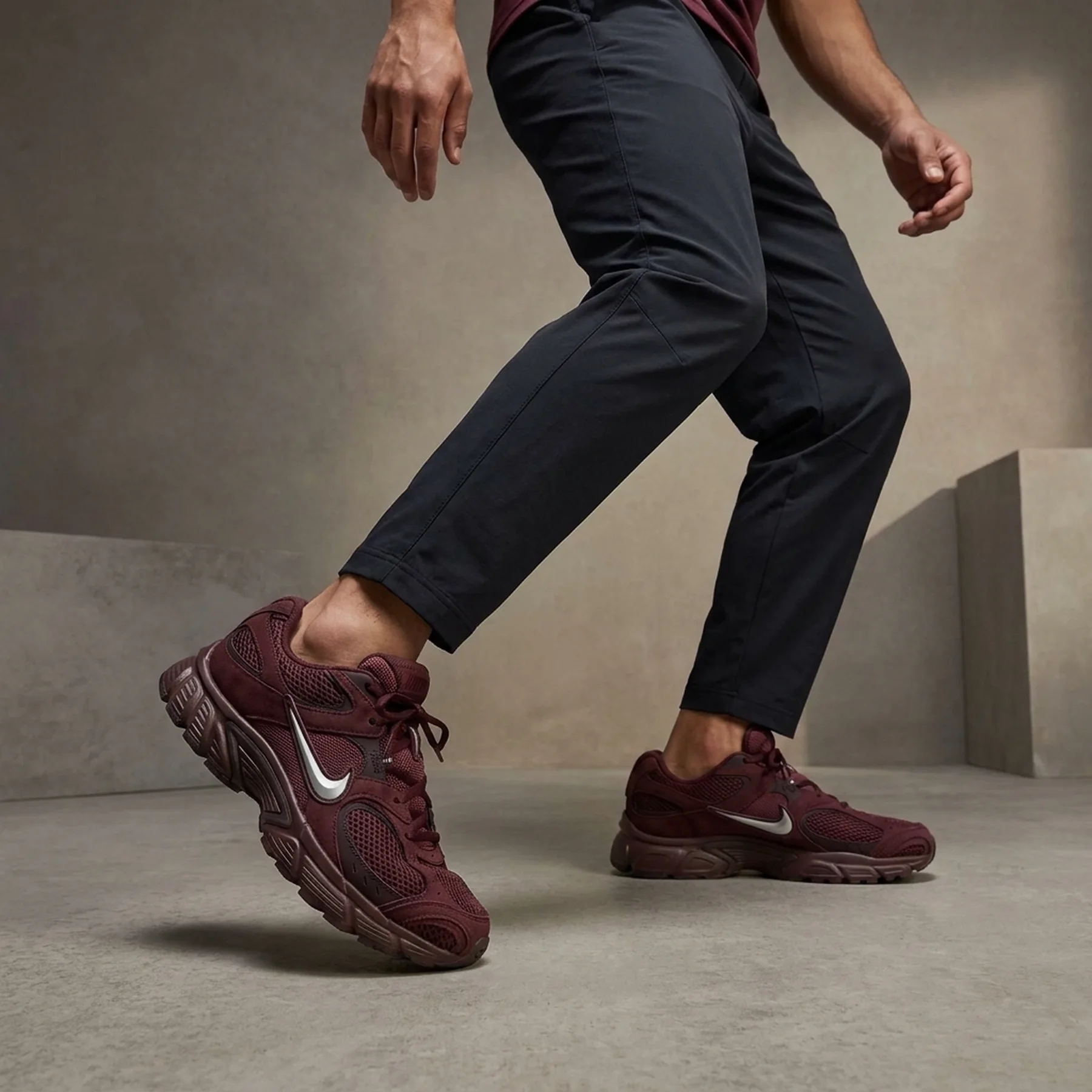 Чоловіче взуття Nike V5 RNR Burgundy Ash Nike