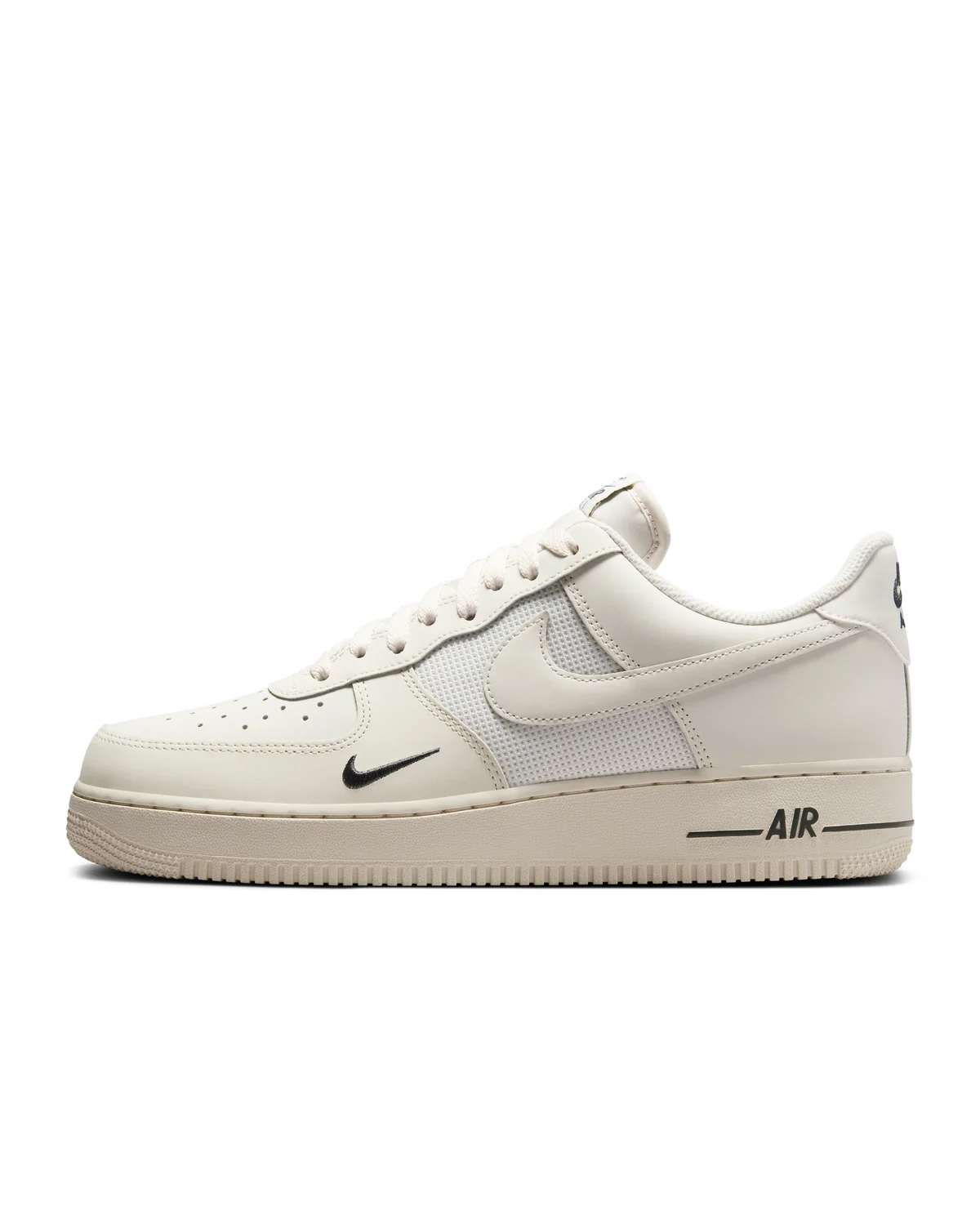 Кросівки Nike AIR FORCE 1 07 LV8
