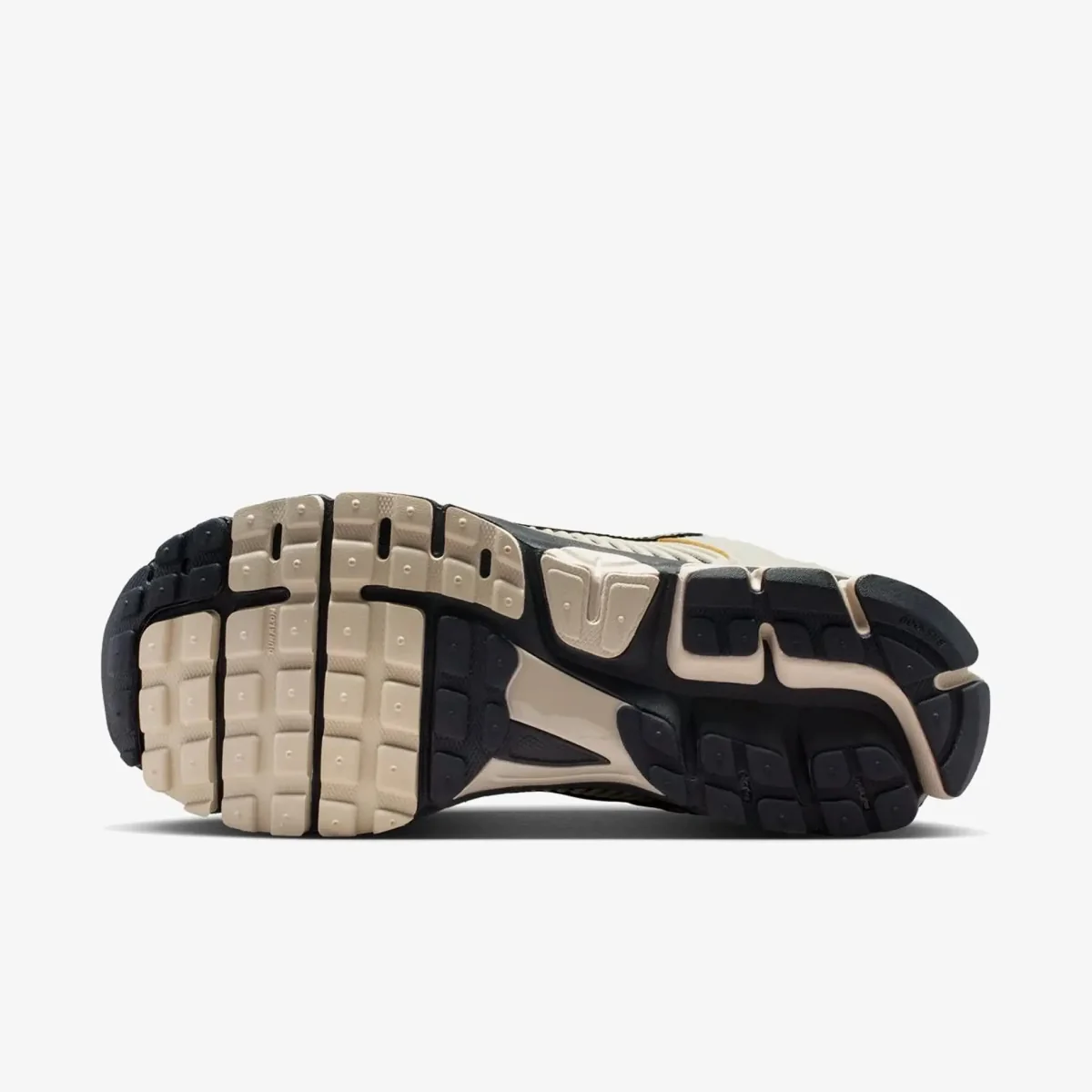 Чоловічі кросівки NIKE ZOOM VOMERO 5 FJ4151-008 — Взуття