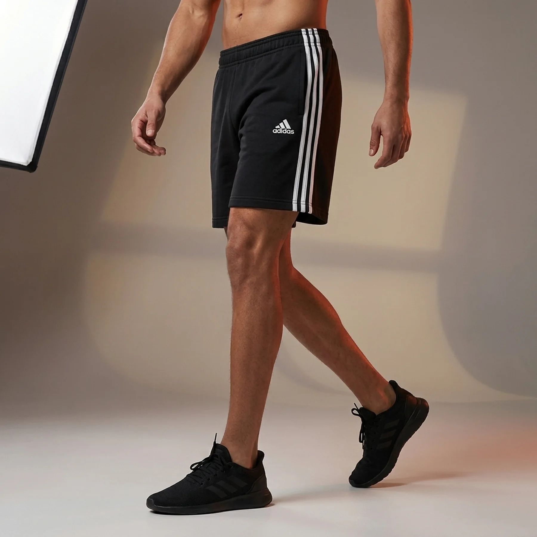 Чоловічі шорти Essentials 3-Stripes GK9597