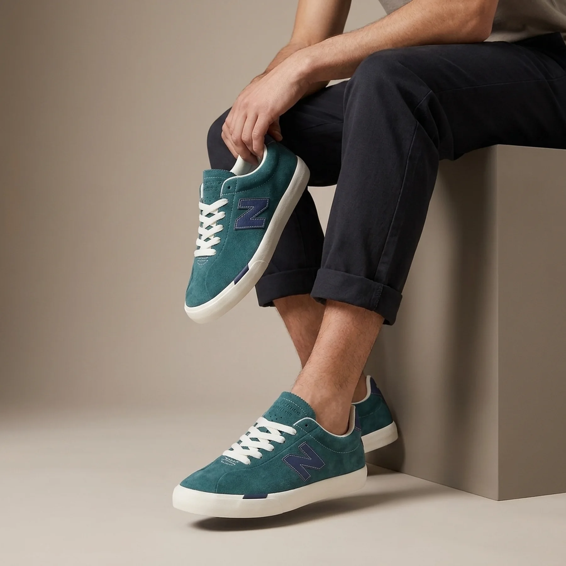 Чоловічі замшеві кеди New Balance 42